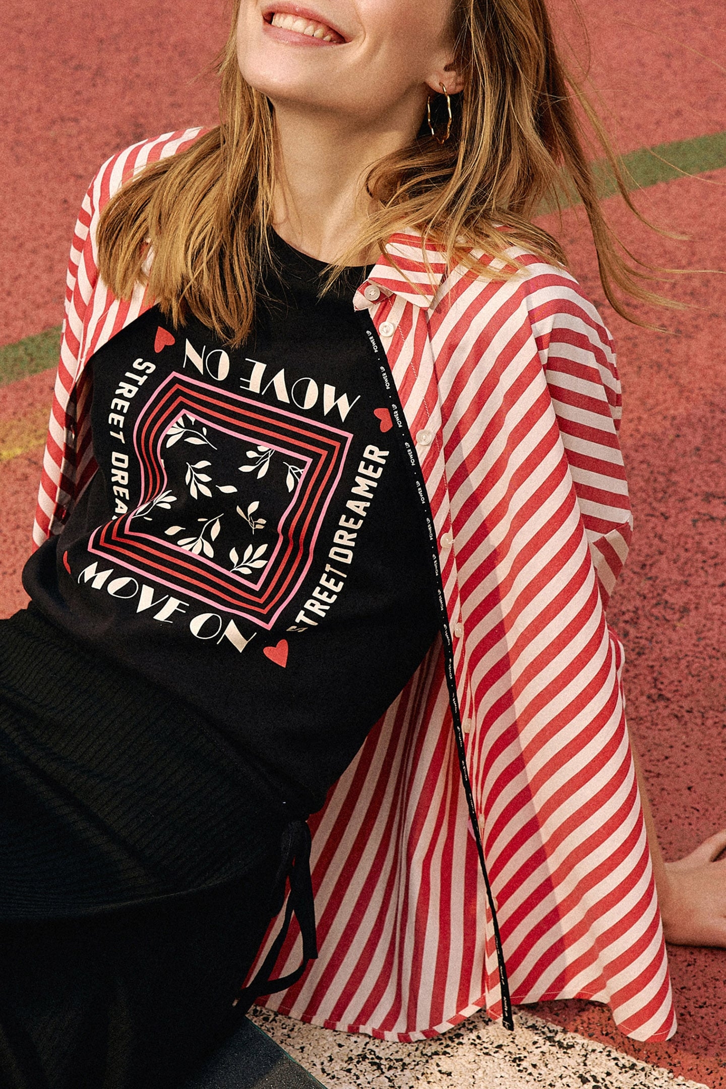 BLACK T-SHIRT WITH SLOGAN FRAME IMAGE BLACK 7