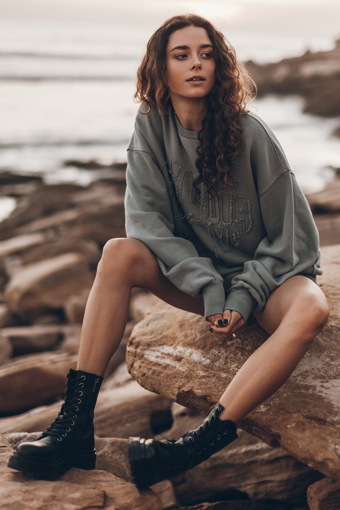 THE GREEN FADED LOVE RELAXED SWEATER 4