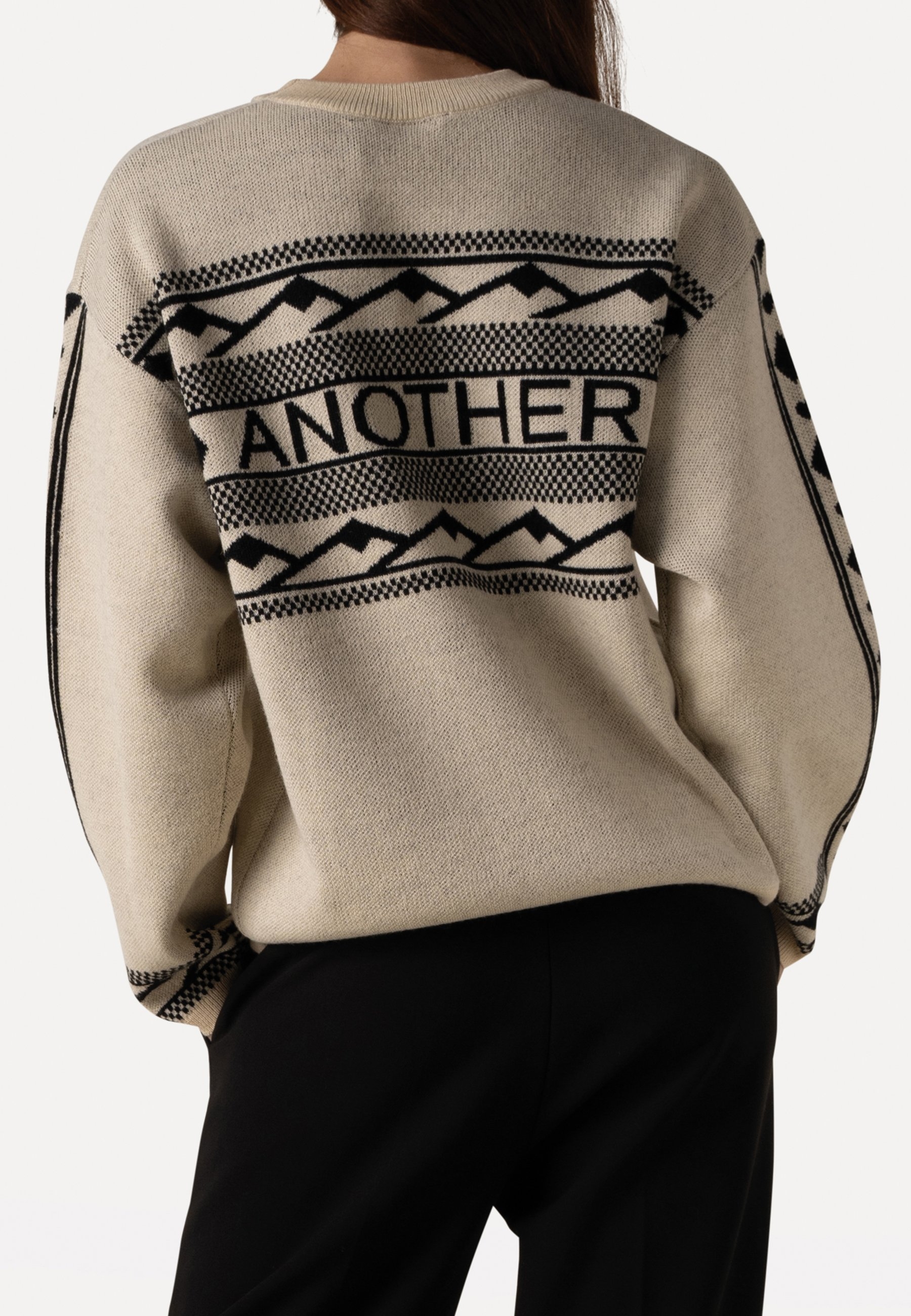 SAFFI KNITTED PULL LONG SLEEVE BLACK PARCHMENT 2