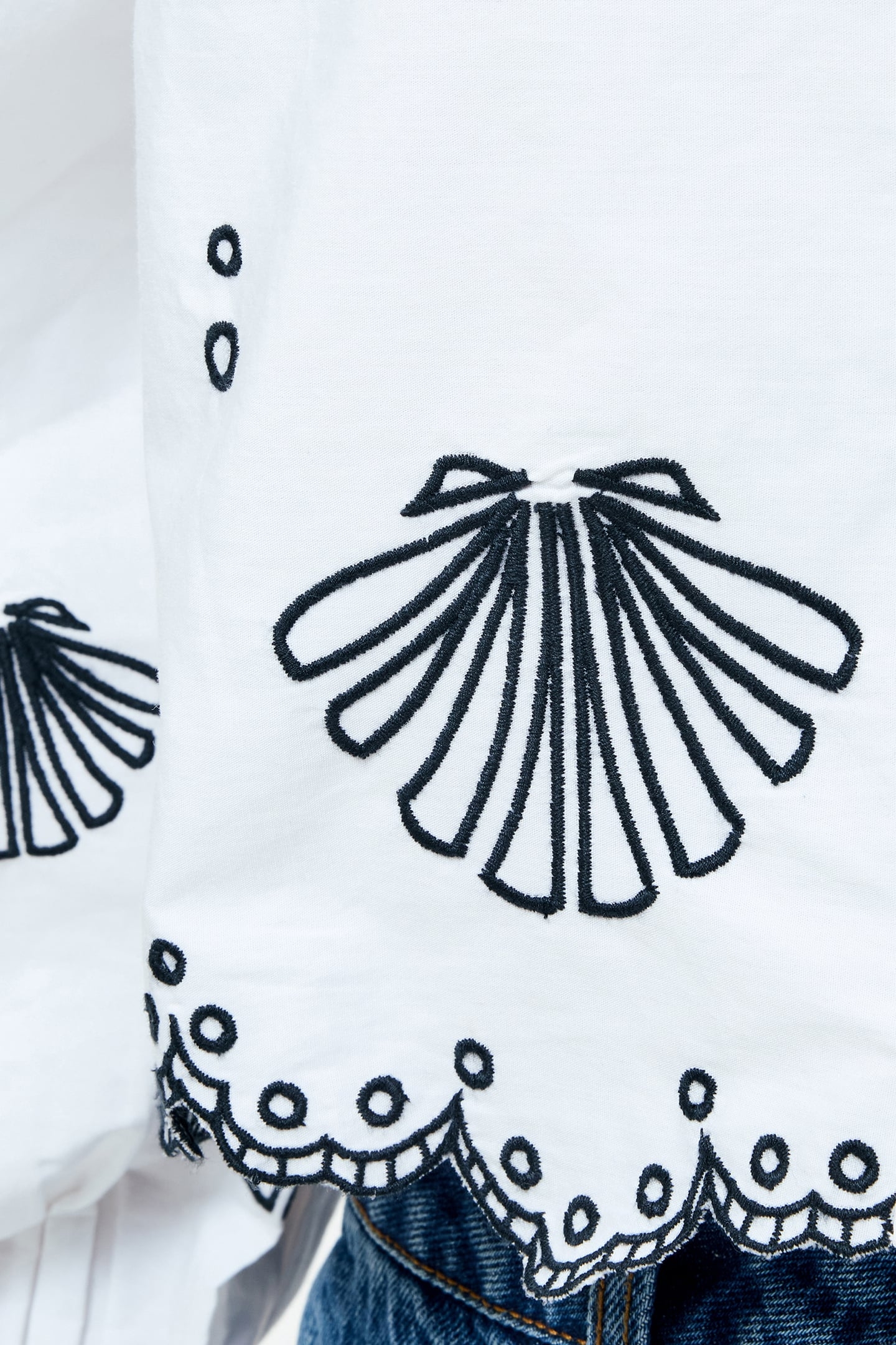 CAMBRIA COTTON EMB LONG SLV LINEN WHITE/NAVY 4