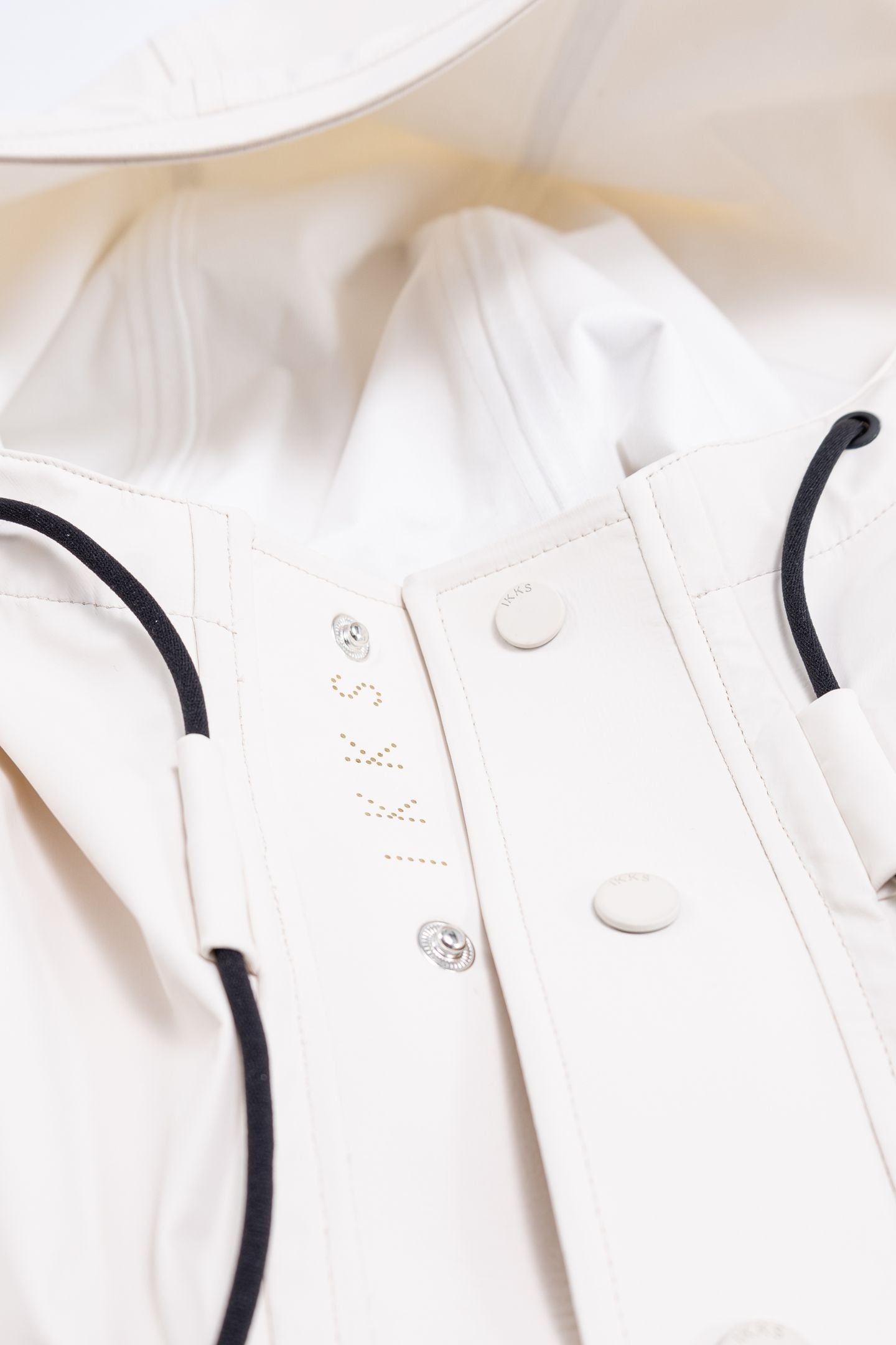 CHALK RUBBER NYLON HOODED JACKET 8