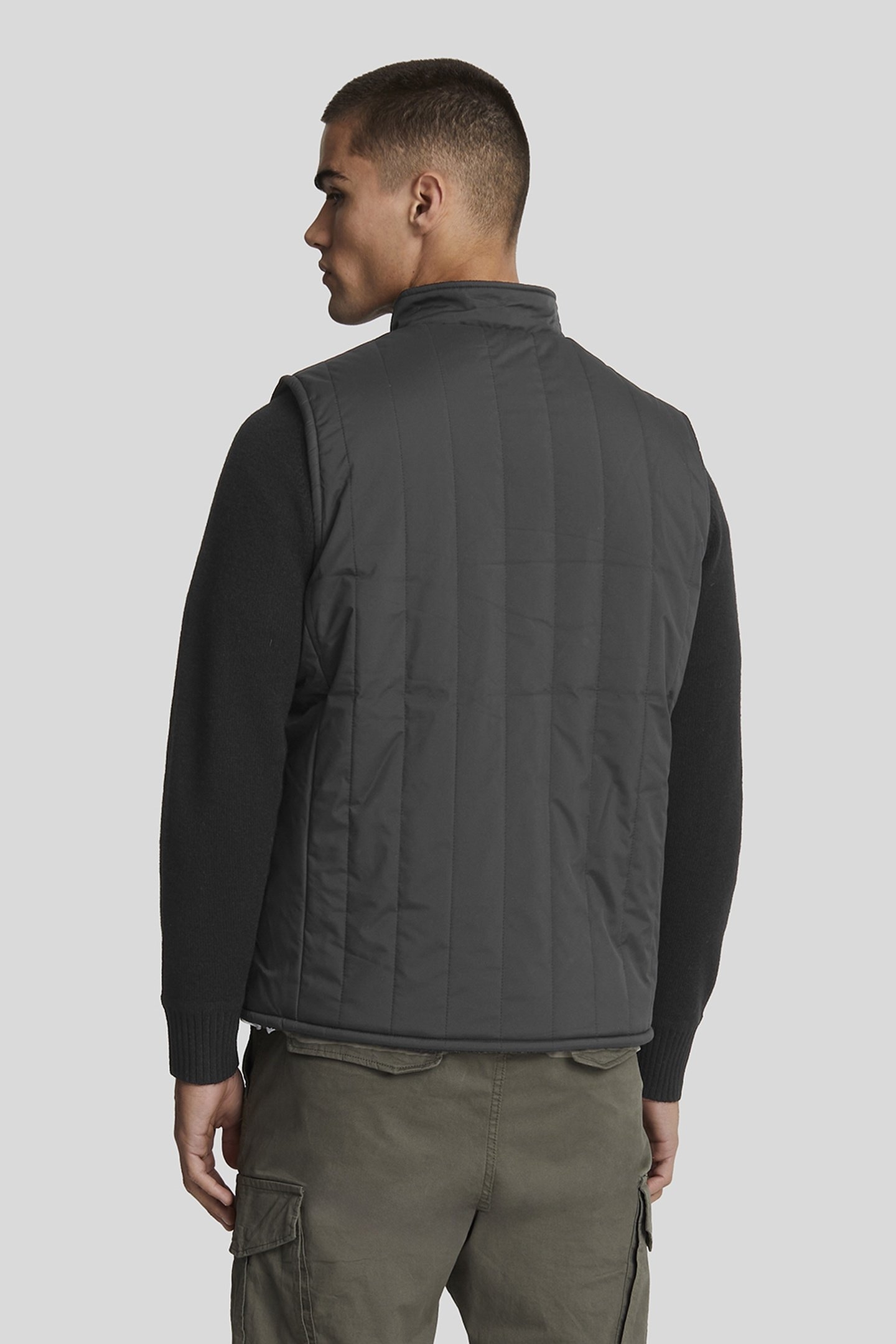 REVERSIBLE QUILTED GILET LACQUER 3