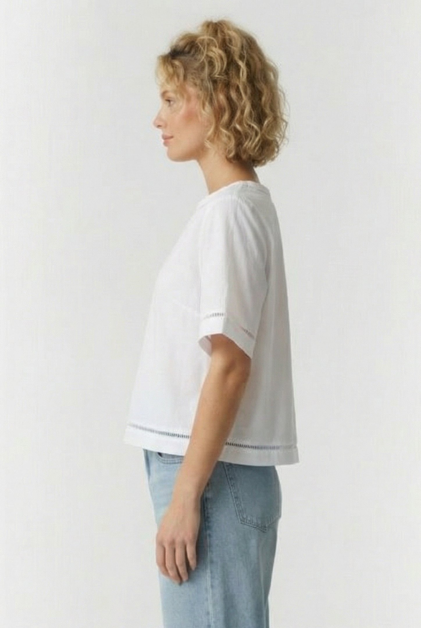 LOTUS TOP VERY WHITE 3