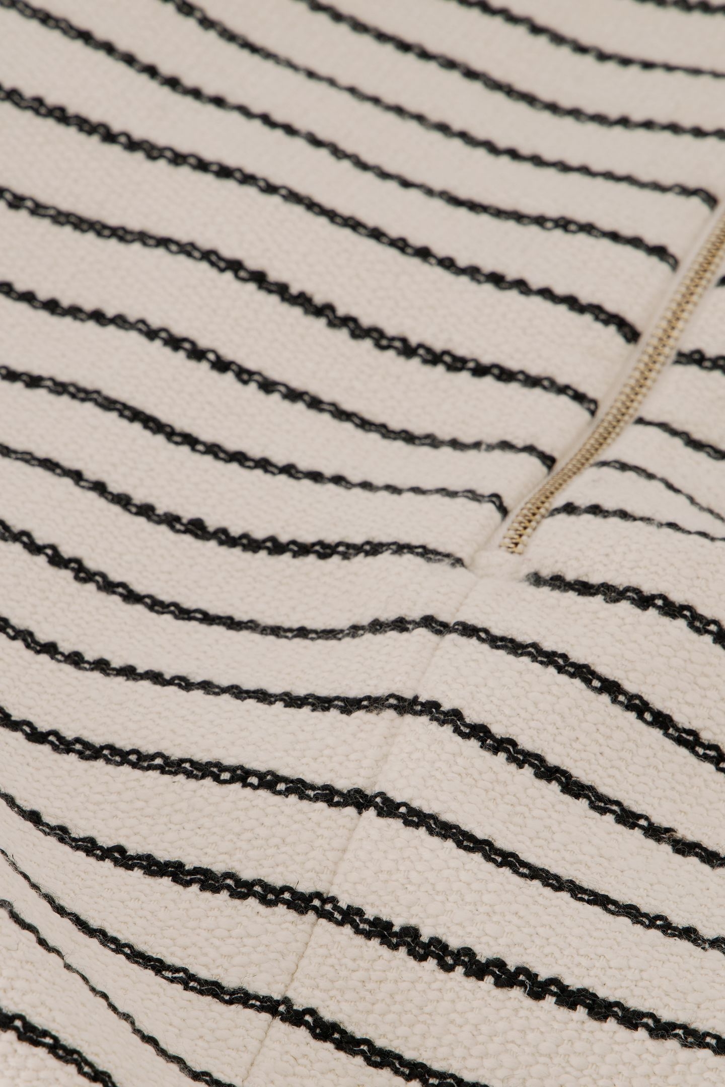 ISARIO DRESS CREAM 4