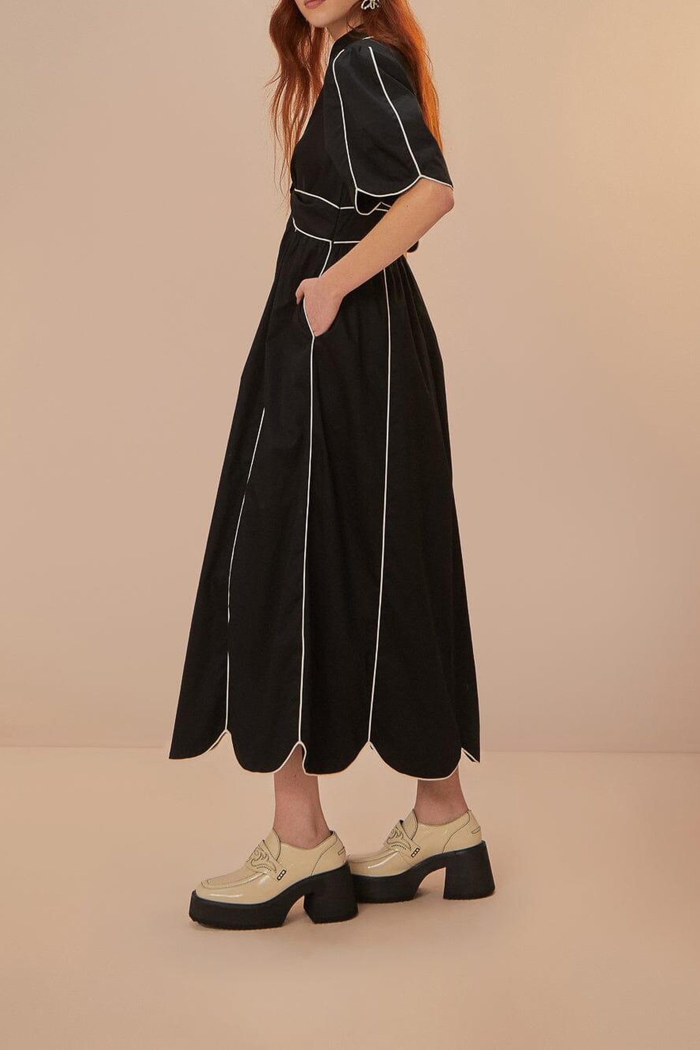 BLACK AND WHITE SHORT SLEEVE MIDI DRESS 3