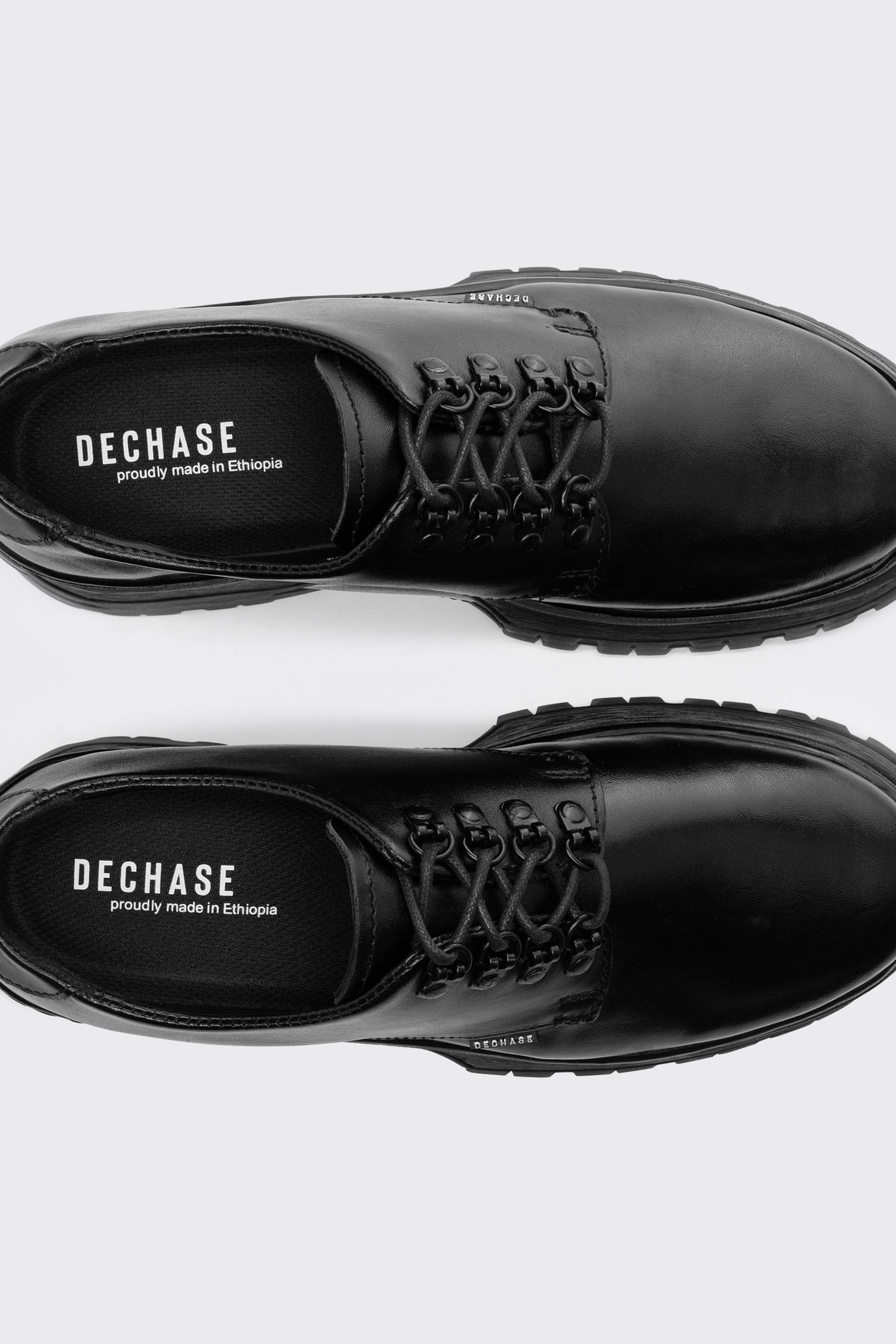 DECHASE – MOGES BLACK WAXY 4