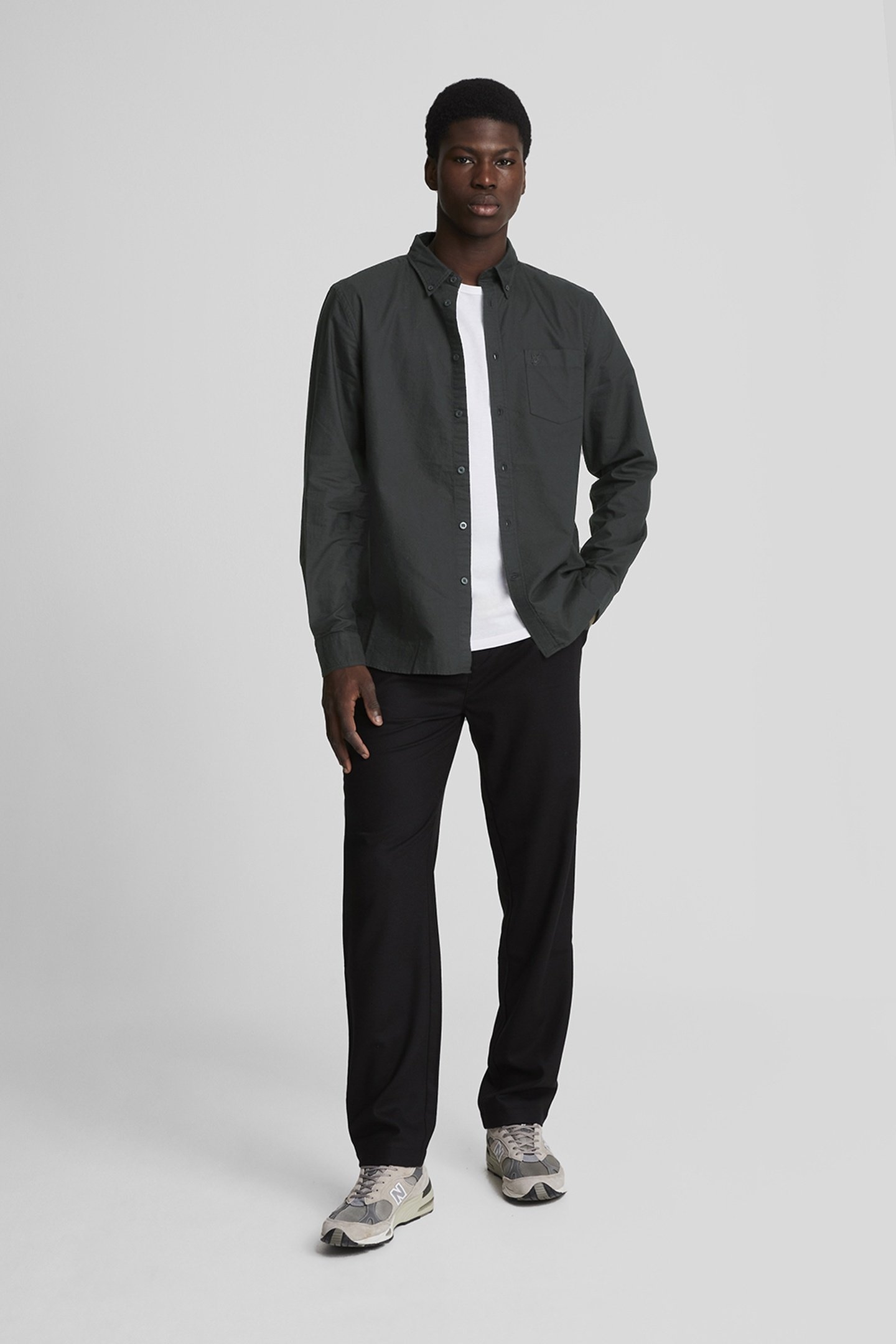 TONAL EAGLE PLAIN OXFORD SHIRT JET BLACK 2