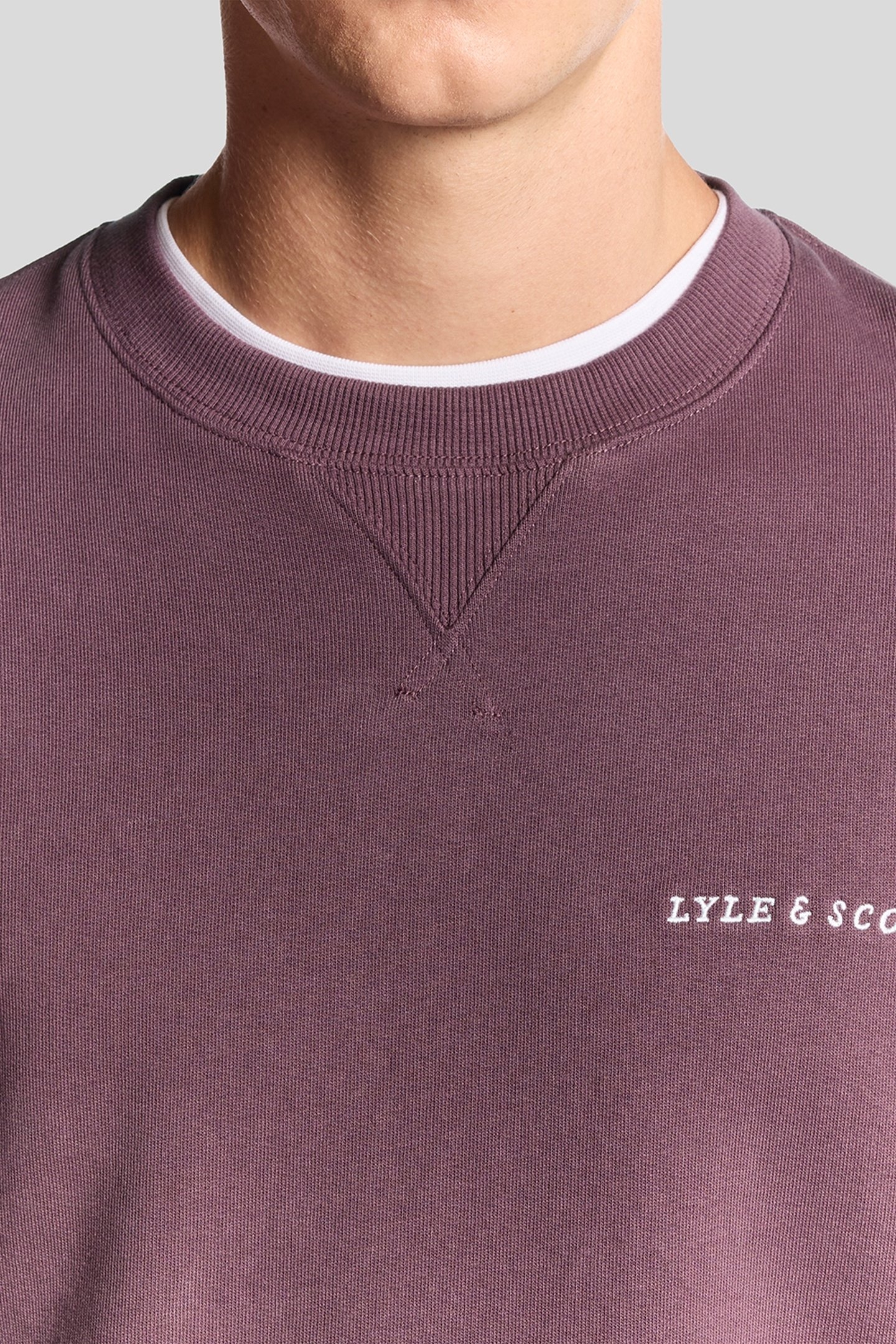 SCRIPT BRUSHBACK CREW NECK SWEATSHIRT DUSKY MAROON 5