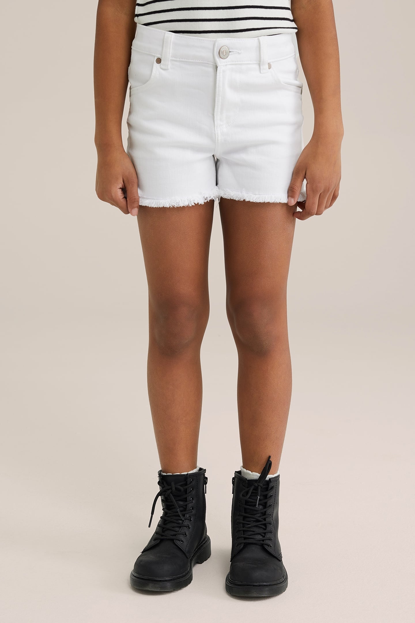 SHORT WHITE 8