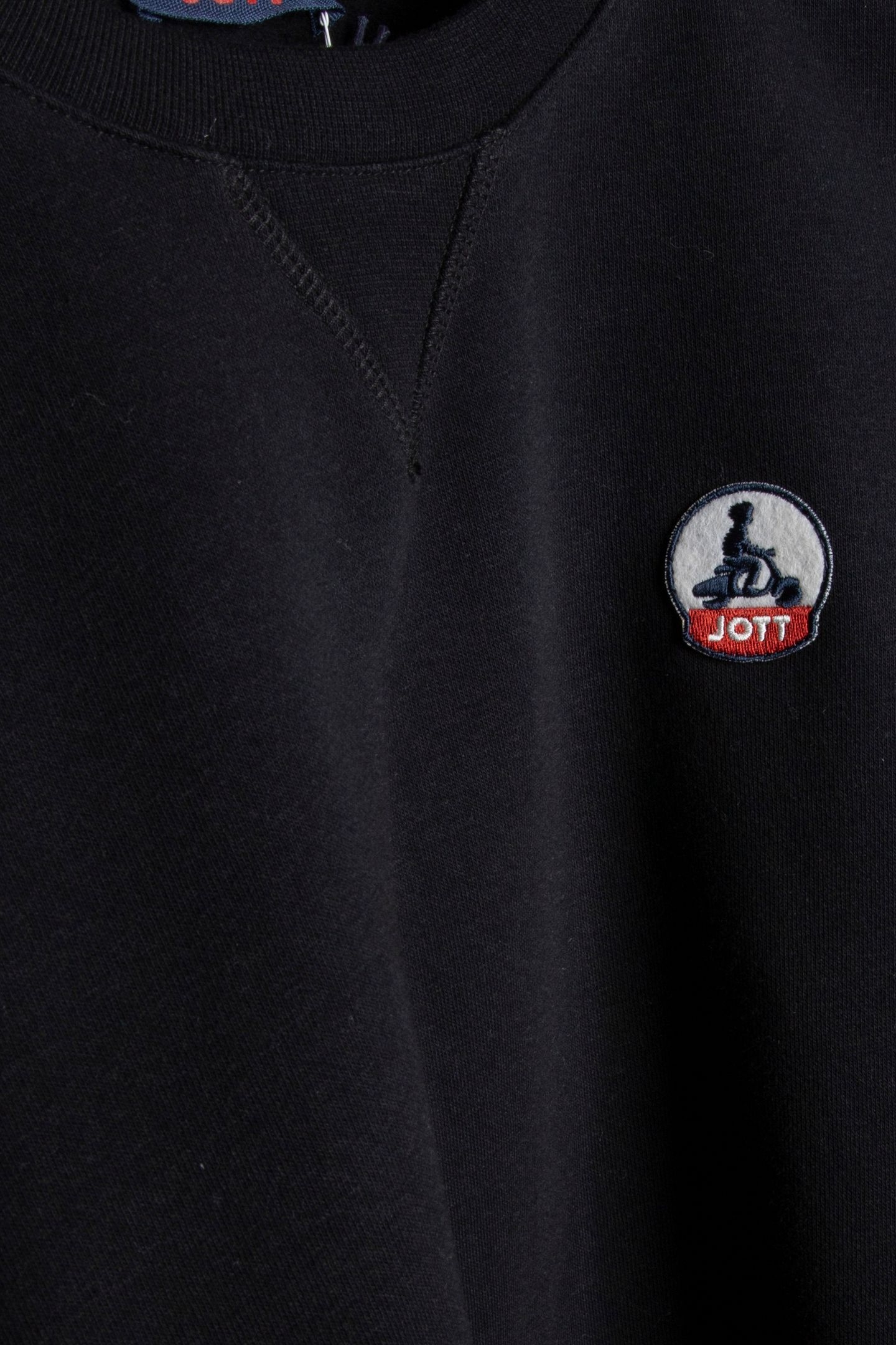 ELVAS SWEATSHIRT BLACK 4