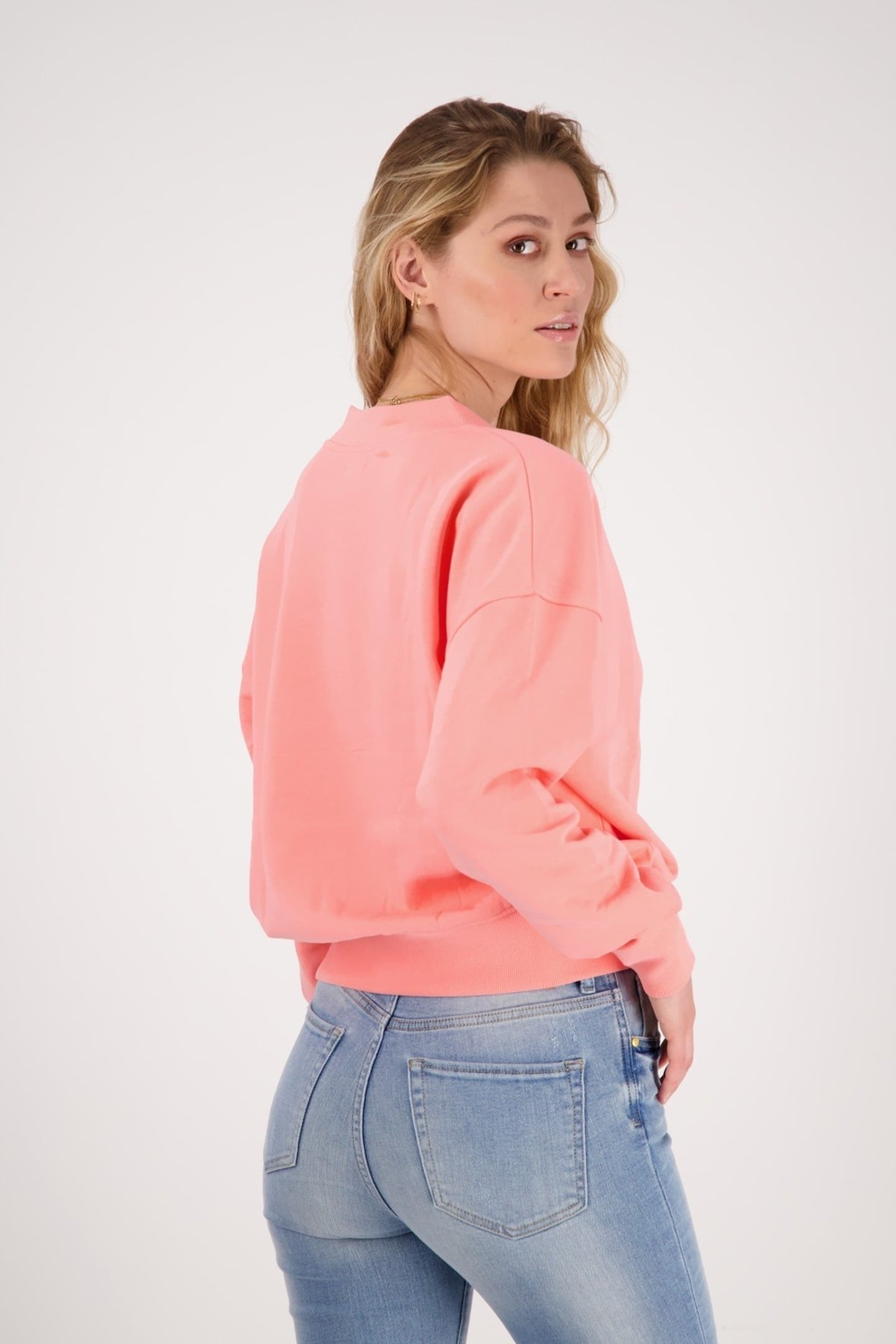 NOAH V-NECK PEACH PINK 3