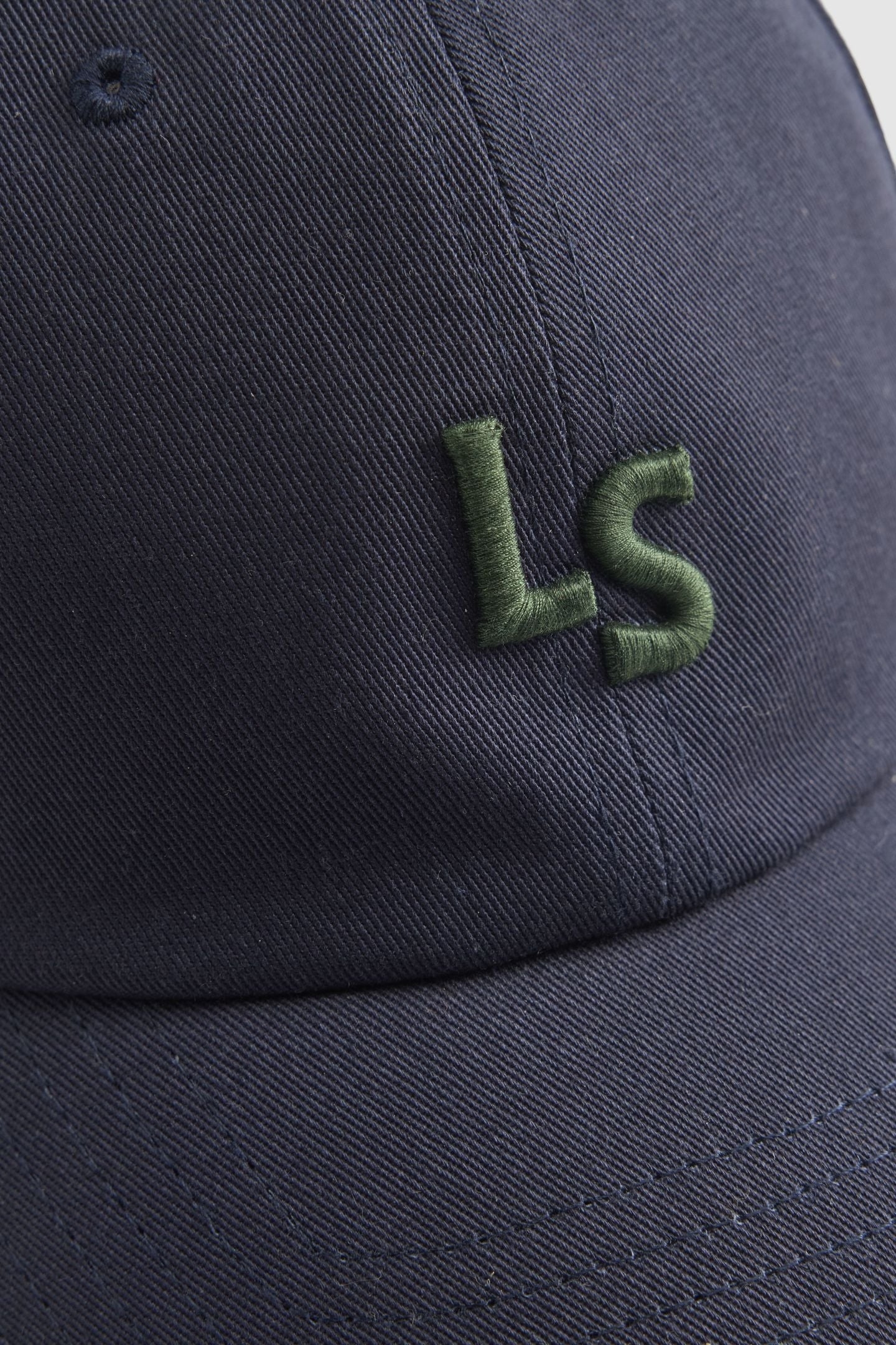 LS MONOGRAM CAP W NAVY BLAZER 5