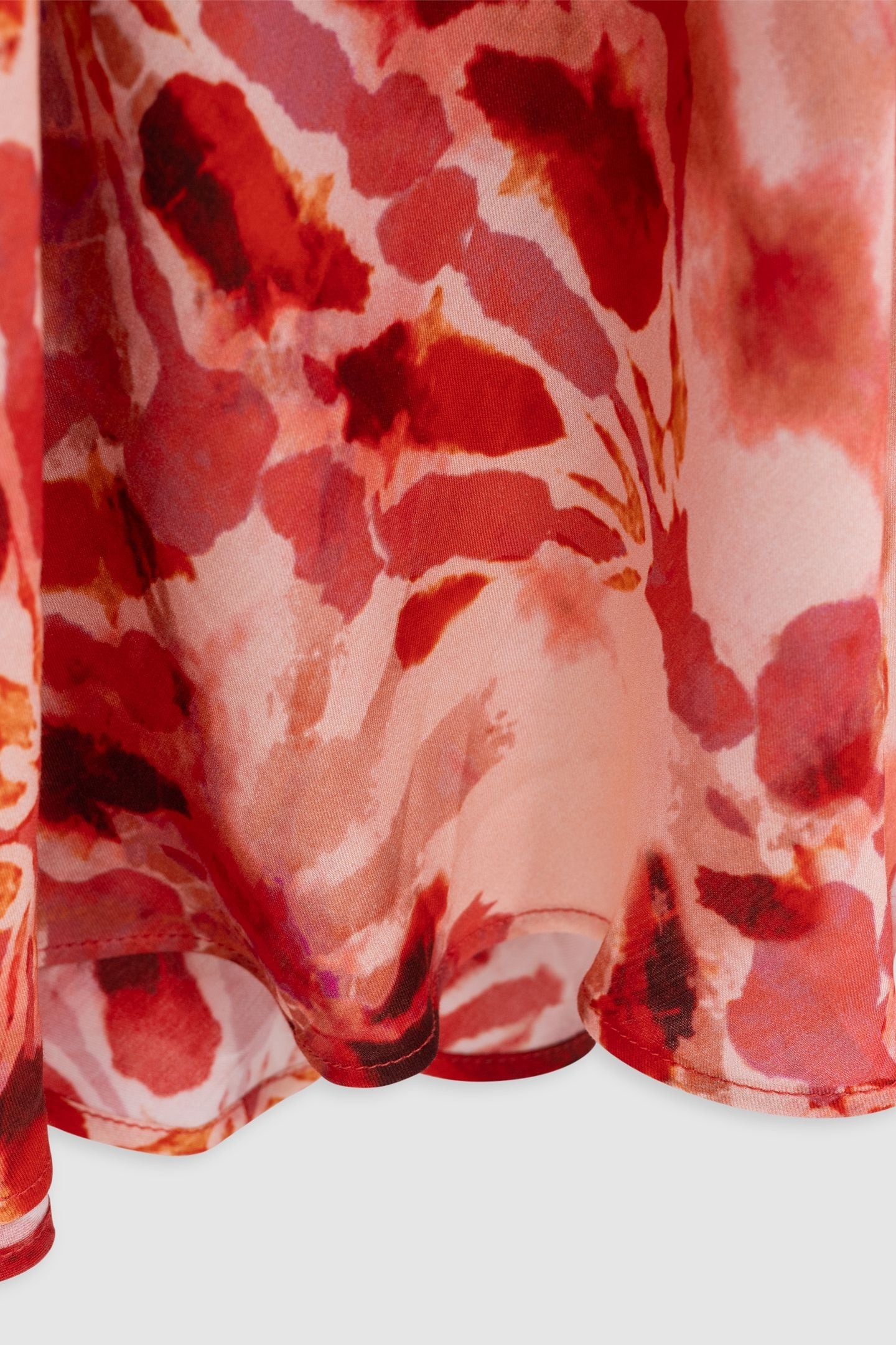 RED BATIK PRINT LONG SKIRT 7