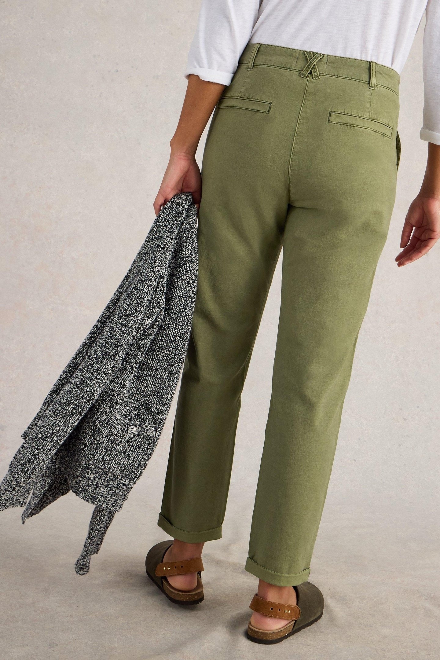 TWISTER CHINO TROUSER KHAKI GREEN 3