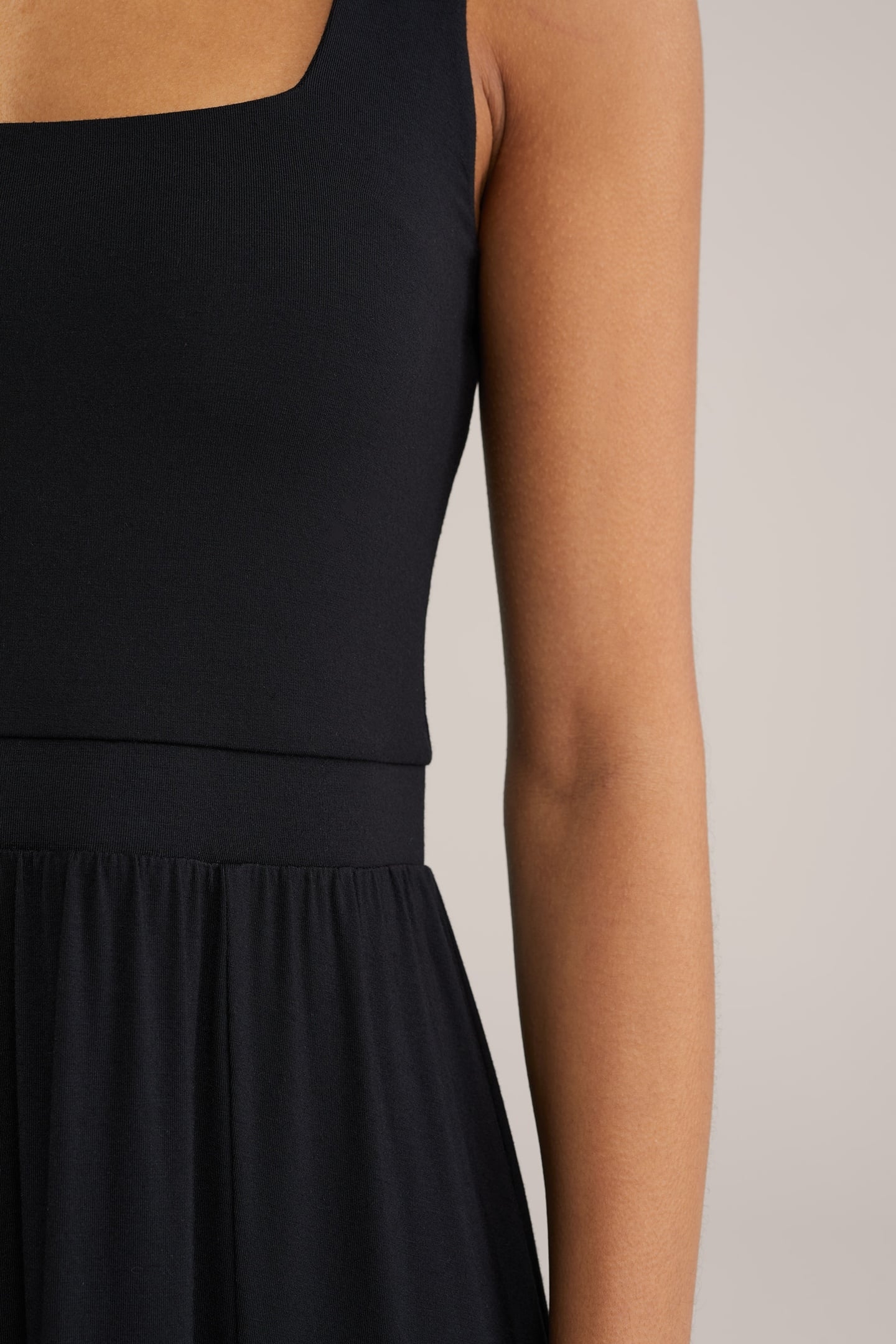 DRESS MID LENGTH BLACK 5