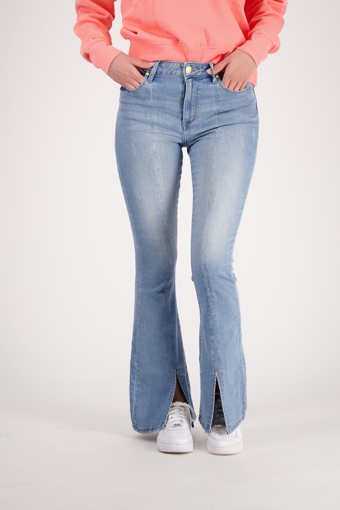 SUNRISE SLIT FLARE JEANS VINTAGE BLUE 1