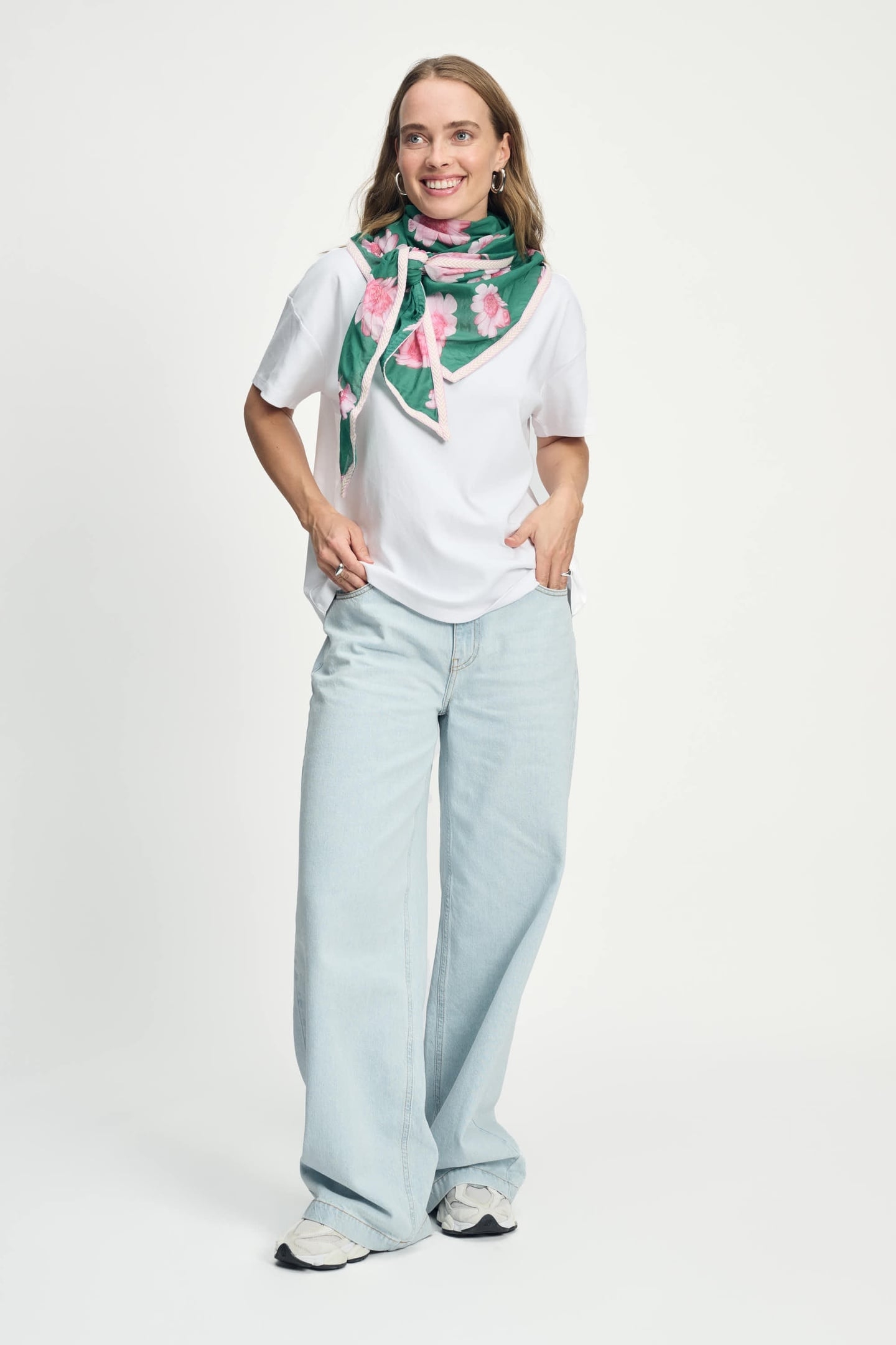 SHAWL - MEADOW FLOWERS GREEN 2