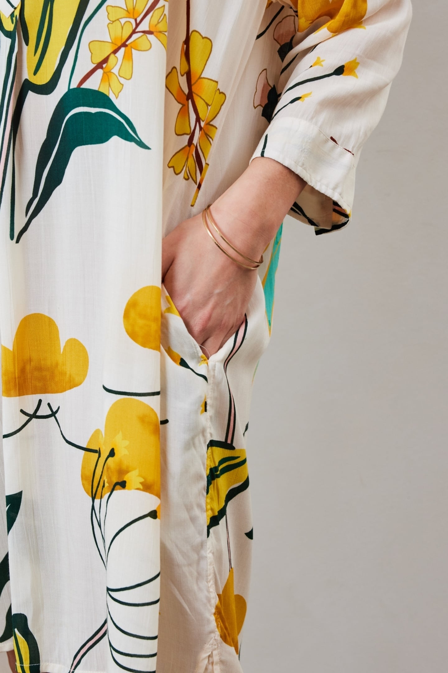 TUNIC DIARY IN OFFWHITE WITH SUNSHINE PRINT. 5