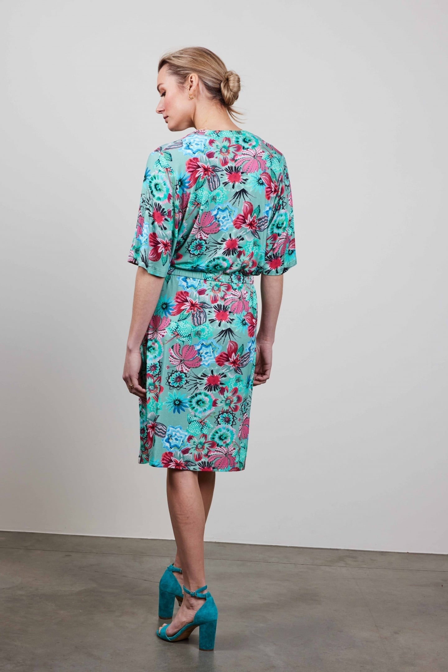 DRESS BAILY IN GRANITE GREEN WITH FLORAL MEDLEY 4