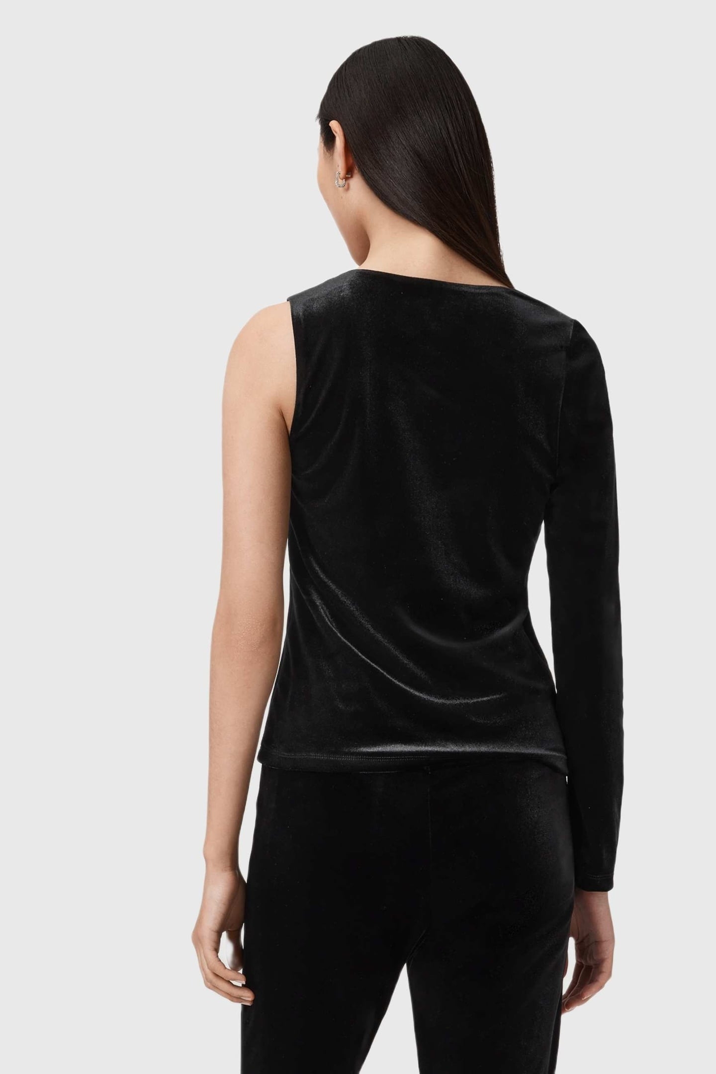 ARI VELVET TOP BLACK 4