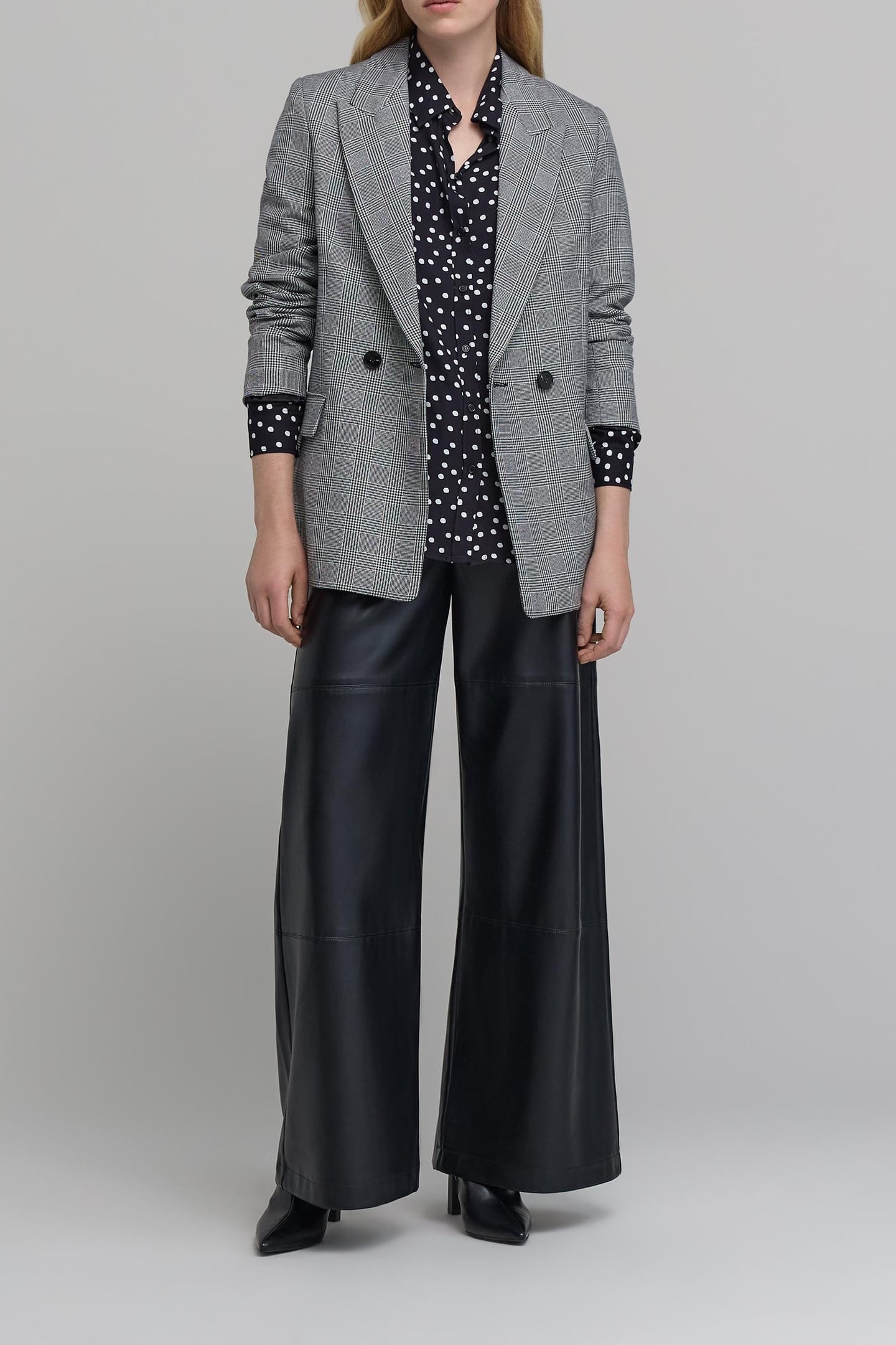 BLACK SHIRT LENZING™ ECOVERO™ POLKA DOT PATTERN 2