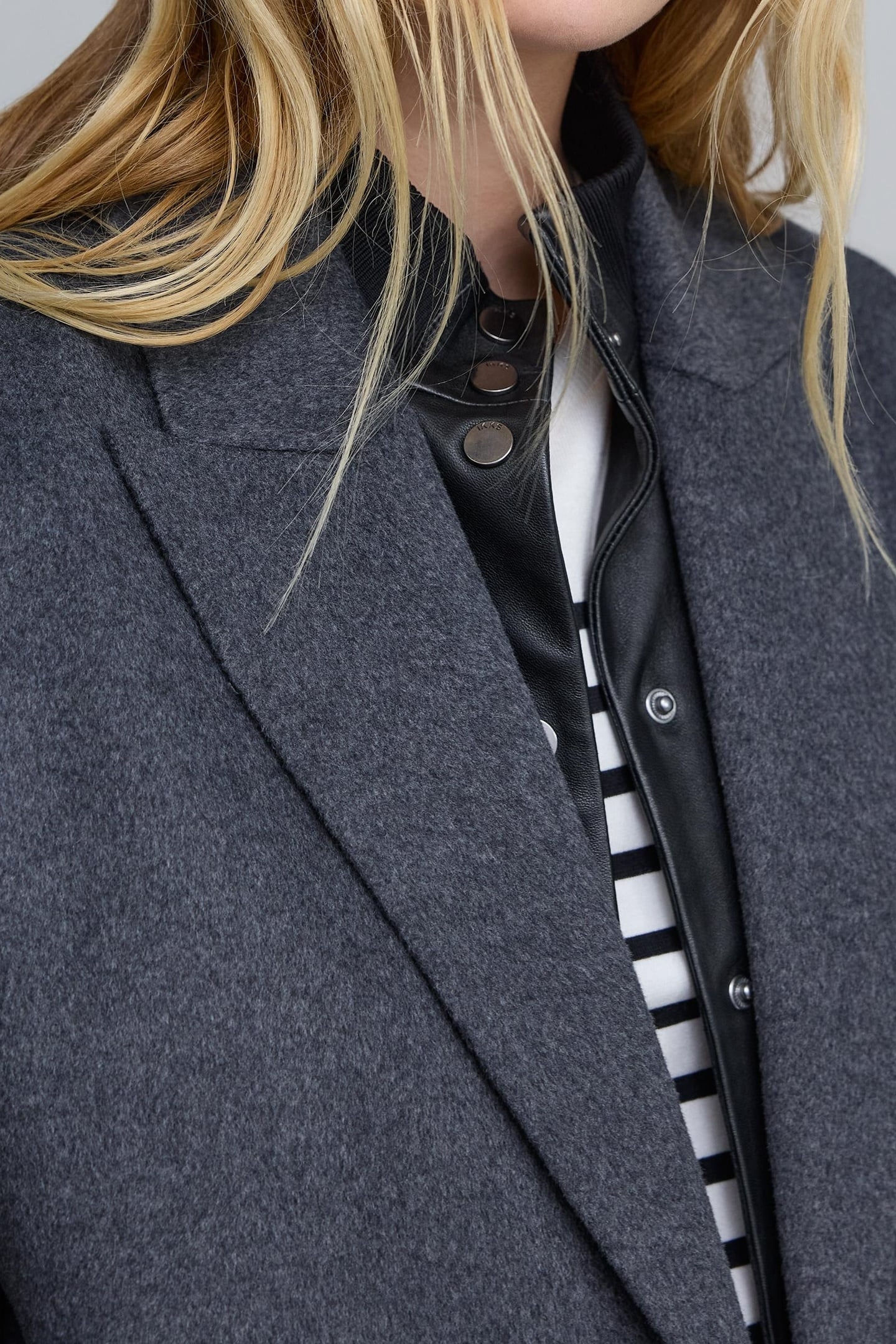 LONG GREY DOUBLE-BREASTED COAT 7