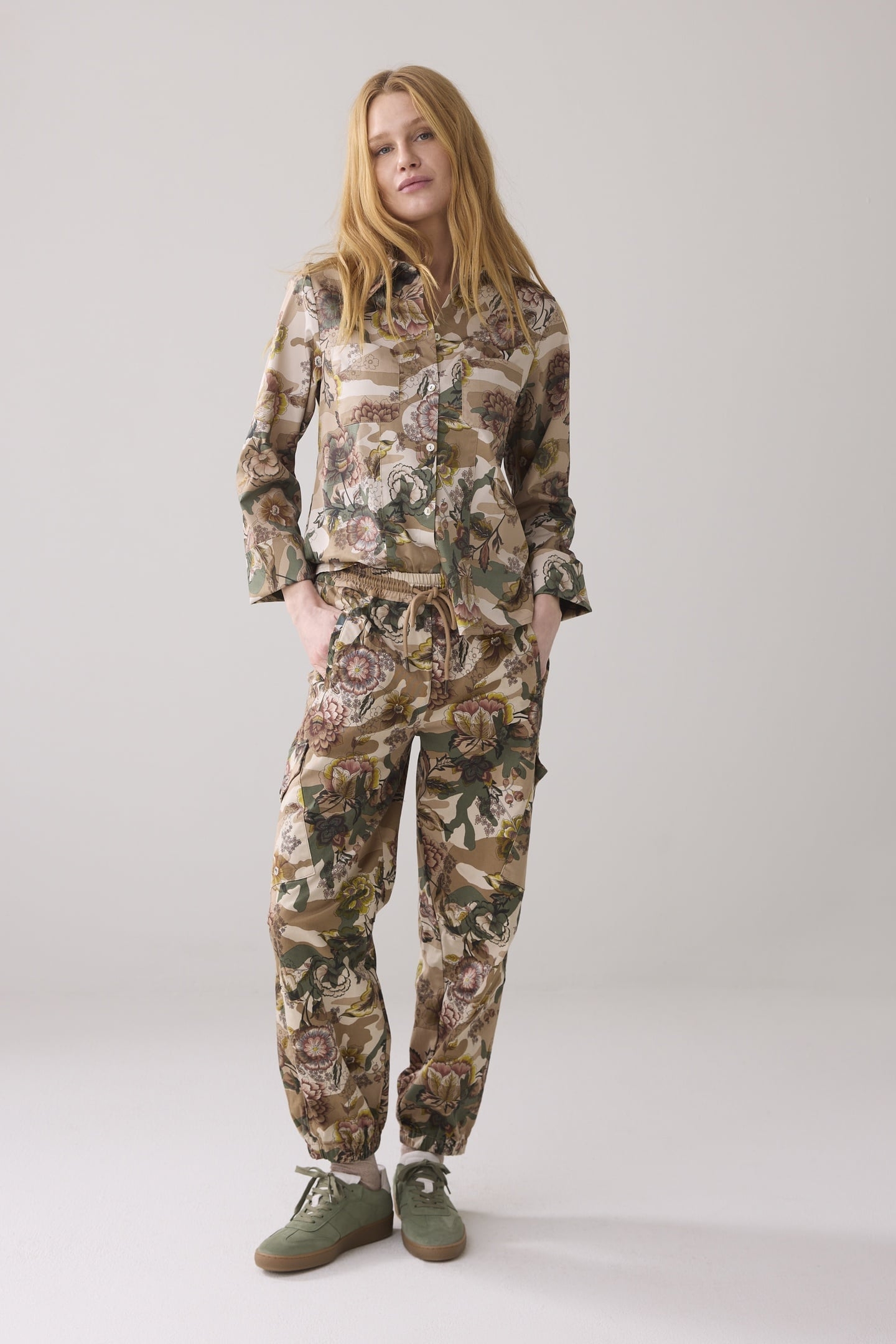 TROUSERS CAMOUFLAGE FLOWERS EA MULTICOLOUR 1