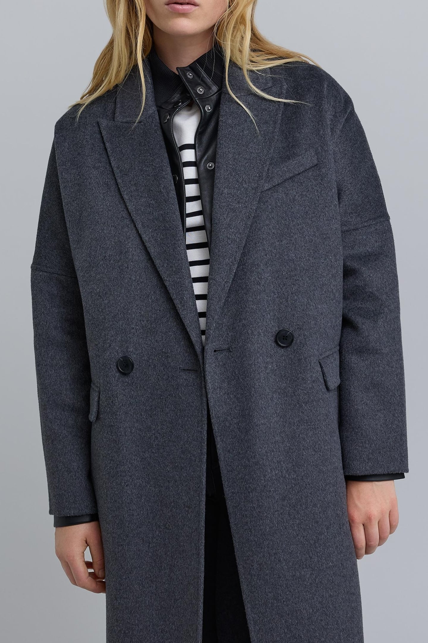 LONG GREY DOUBLE-BREASTED COAT 2