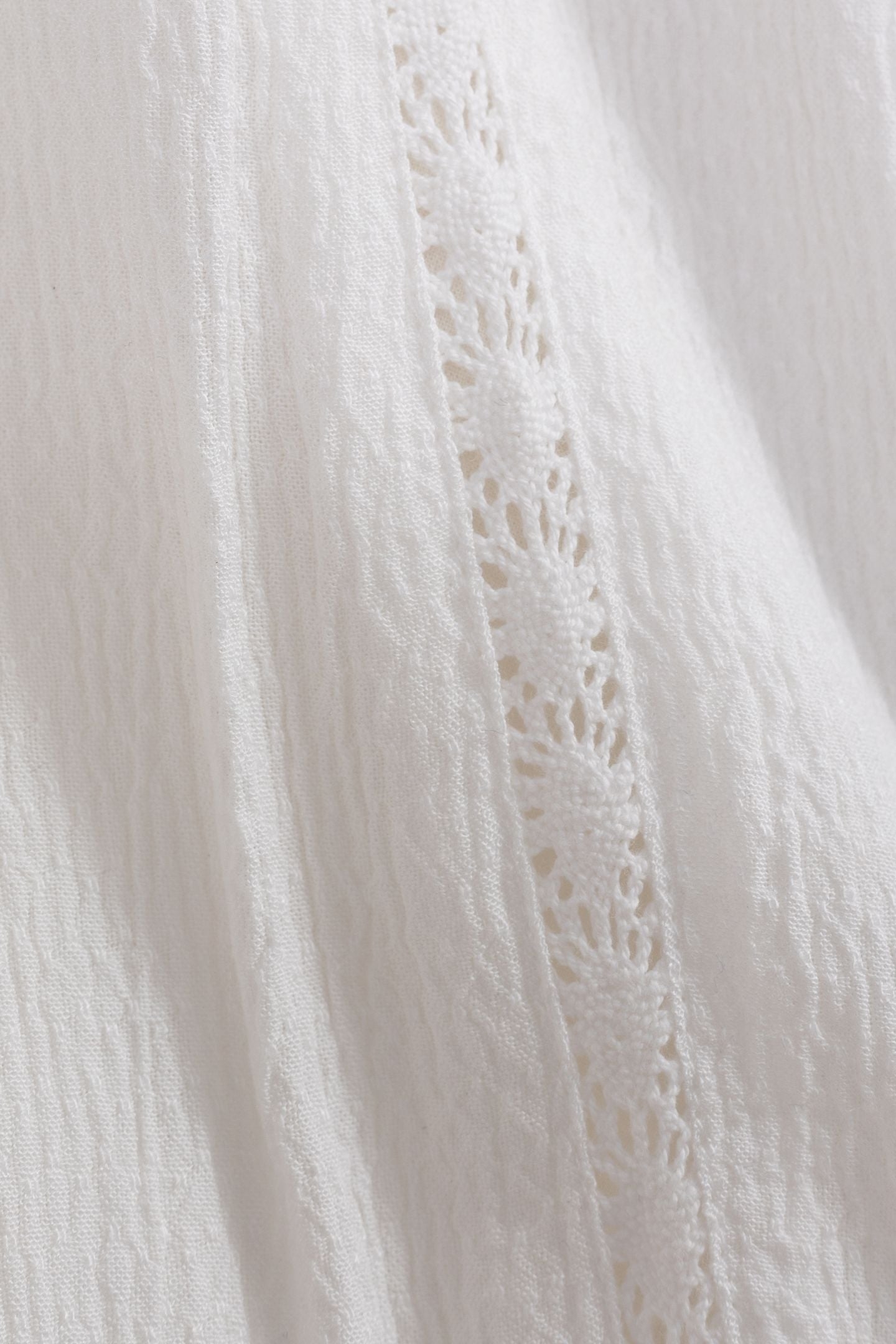 ECRU SHORTS WITH BOHEMIAN LACE DETAILS 7