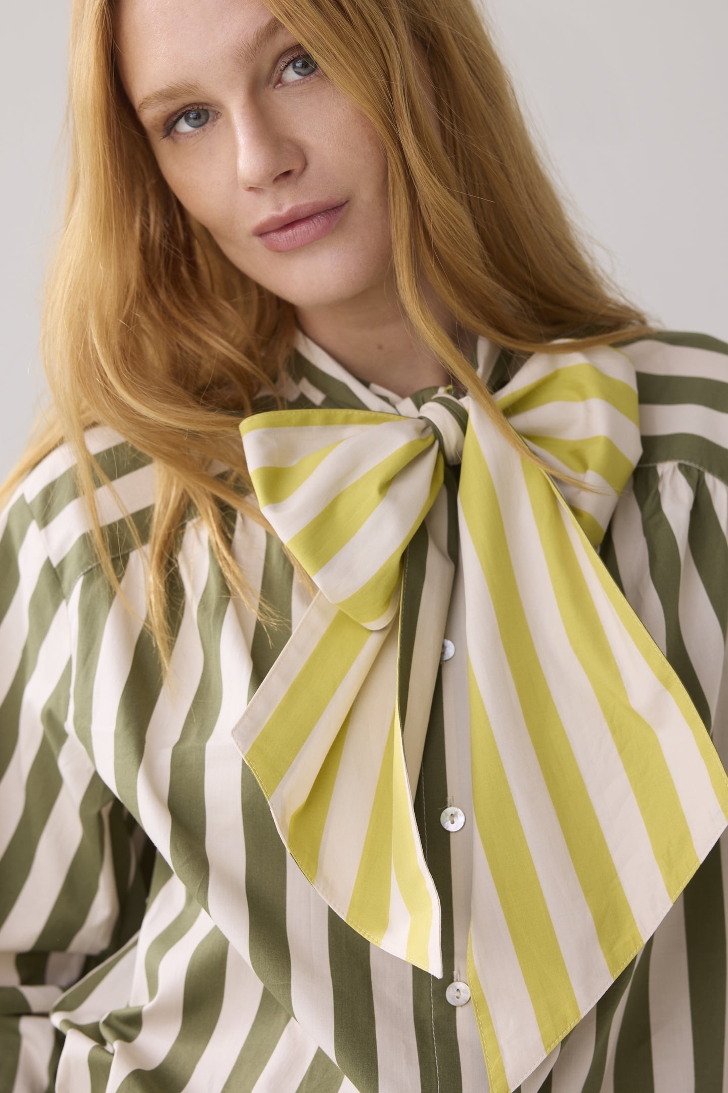 BLOUSE BOW TIE PRINTED STRIPE COMBAT GREEN 4