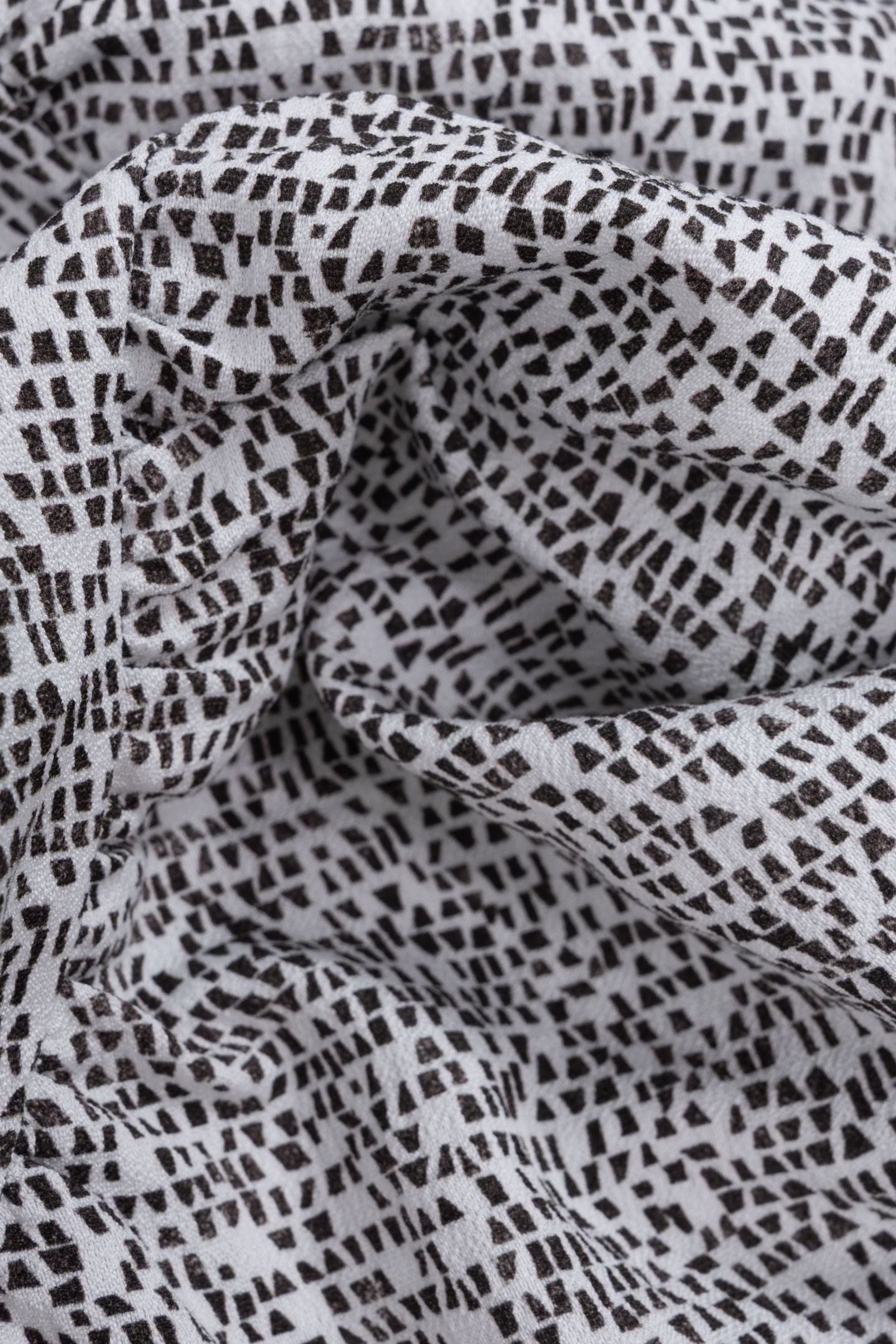 BLACK GRAPHIC PRINT CAMISOLE 6