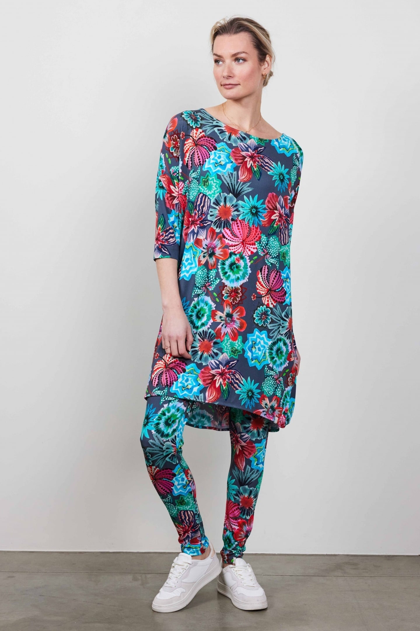 EASY LOOSE DRESS IN DARK SHADOW WITH FLORAL MEDLEY PRINT 1