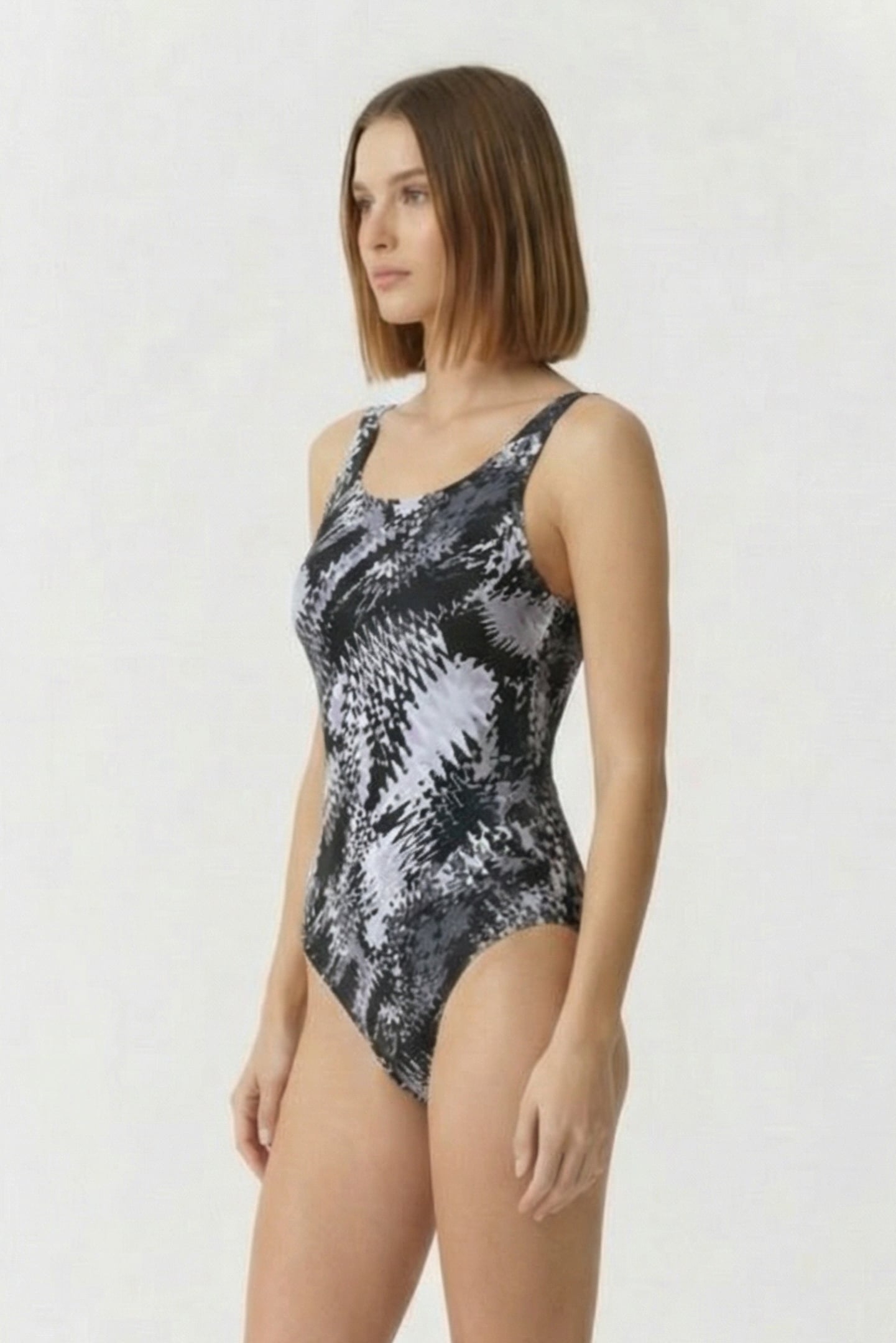 W ZORA U BACK ONE PIECE C-CUP BLACK MULTI 3