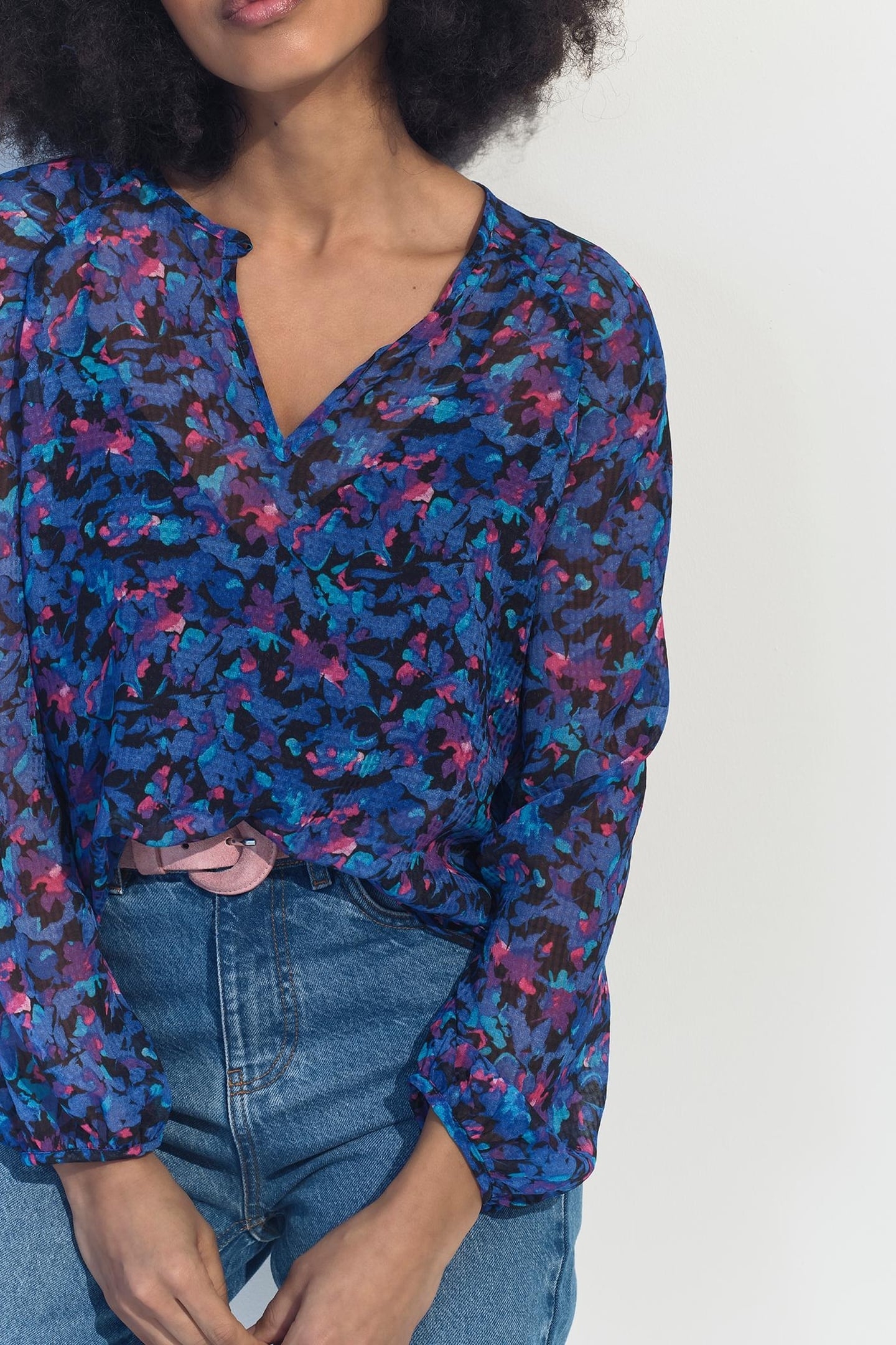 CIARA - BLUE BLOUSE WITH AQUATIC FLORAL PRINT 4