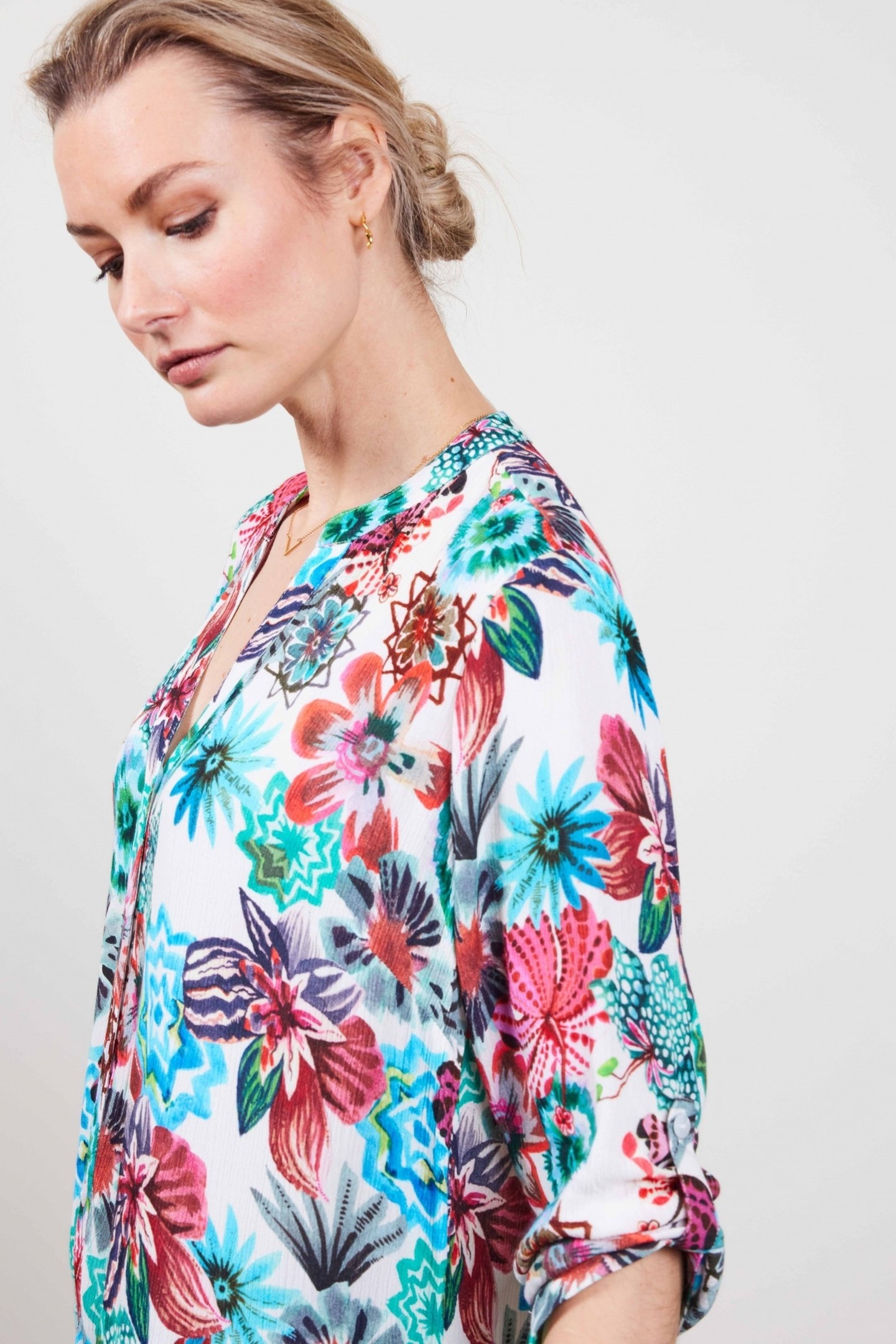 TUNIC CHILL IN OFFWHITE WITH FLORAL MEDLEY PRINT 4