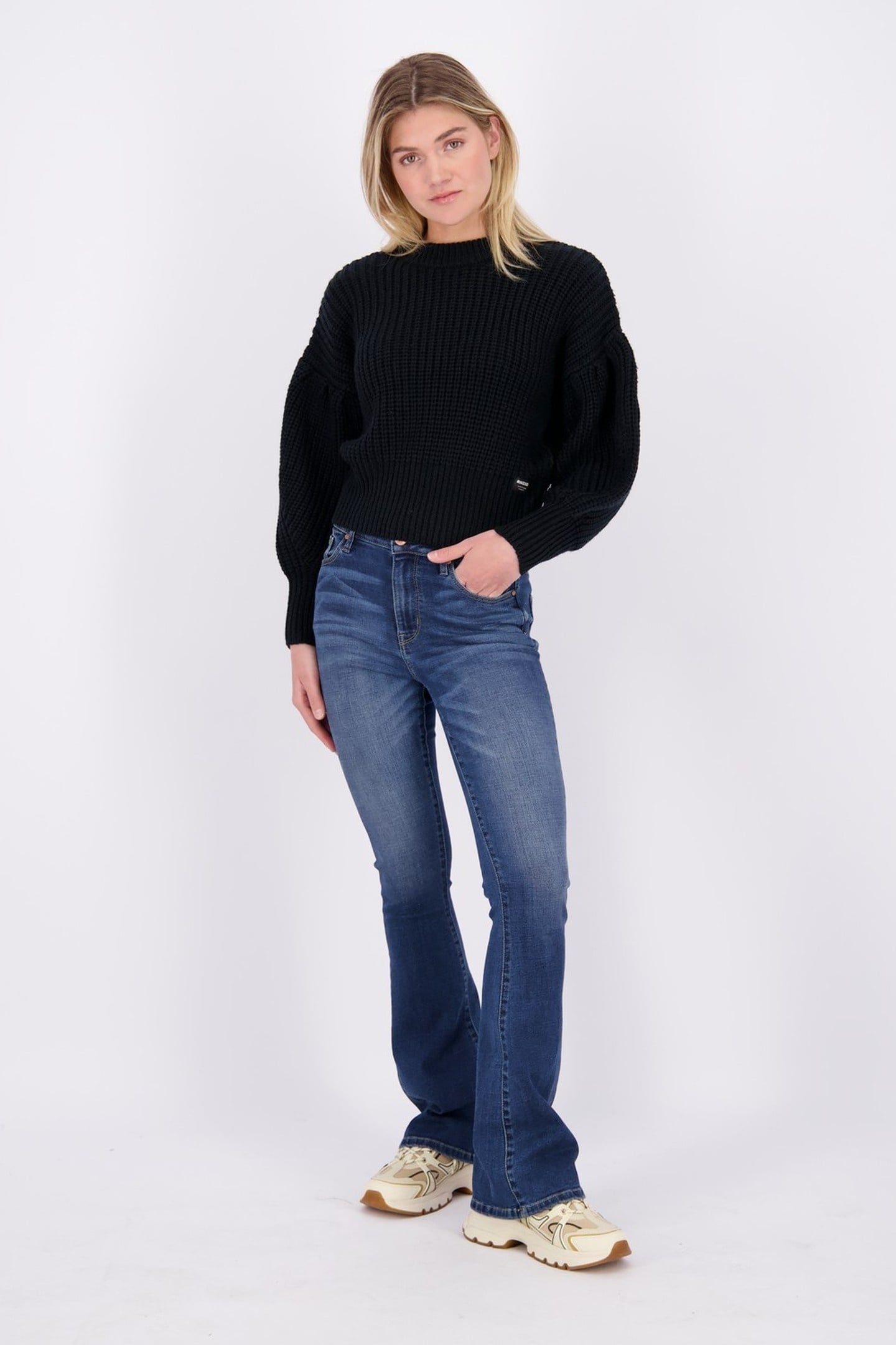SUNRISE FLARE JEANS DARK BLUE STONE 1