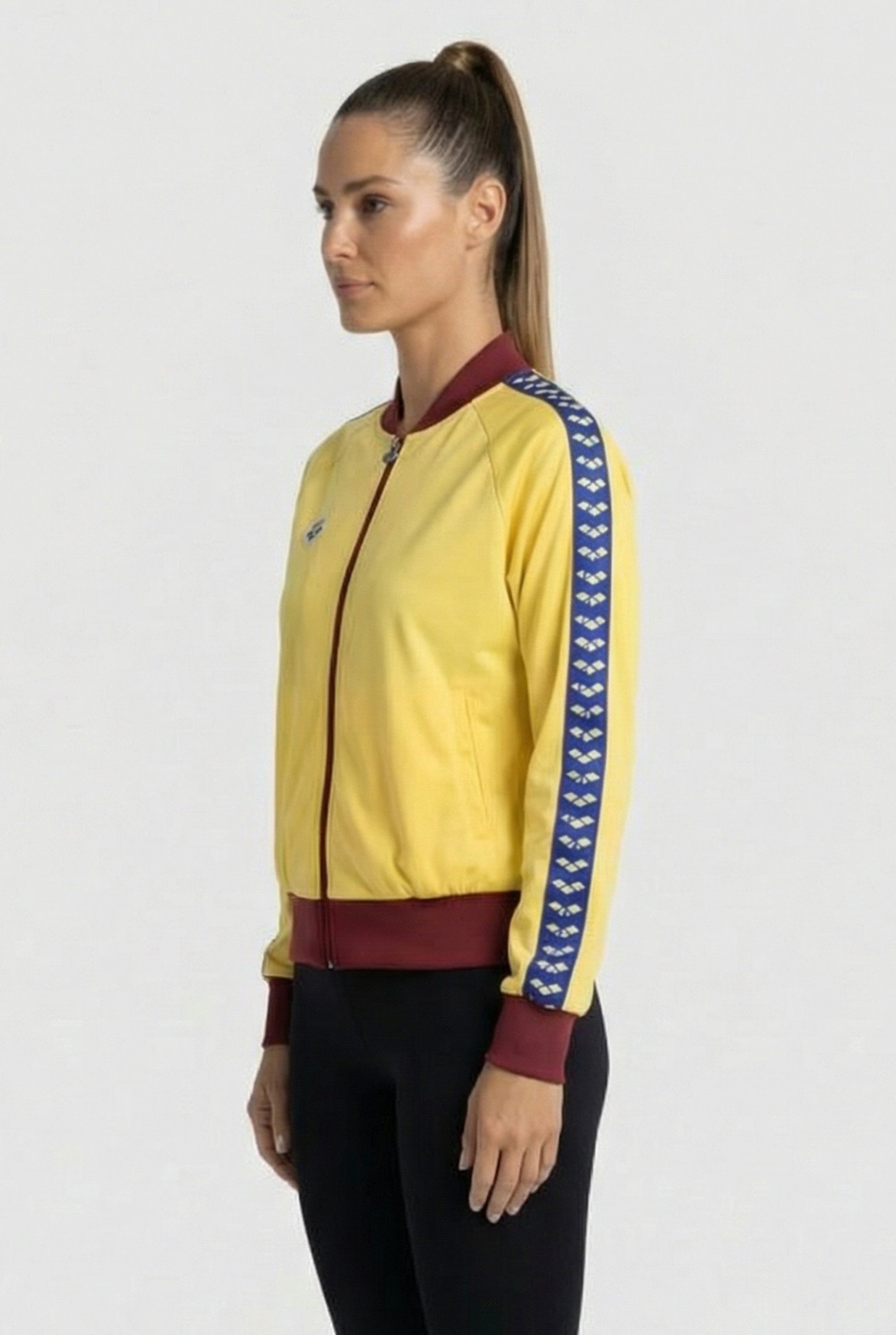 W RELAX IV TEAM JACKET BUTTER BURGUNDY 3