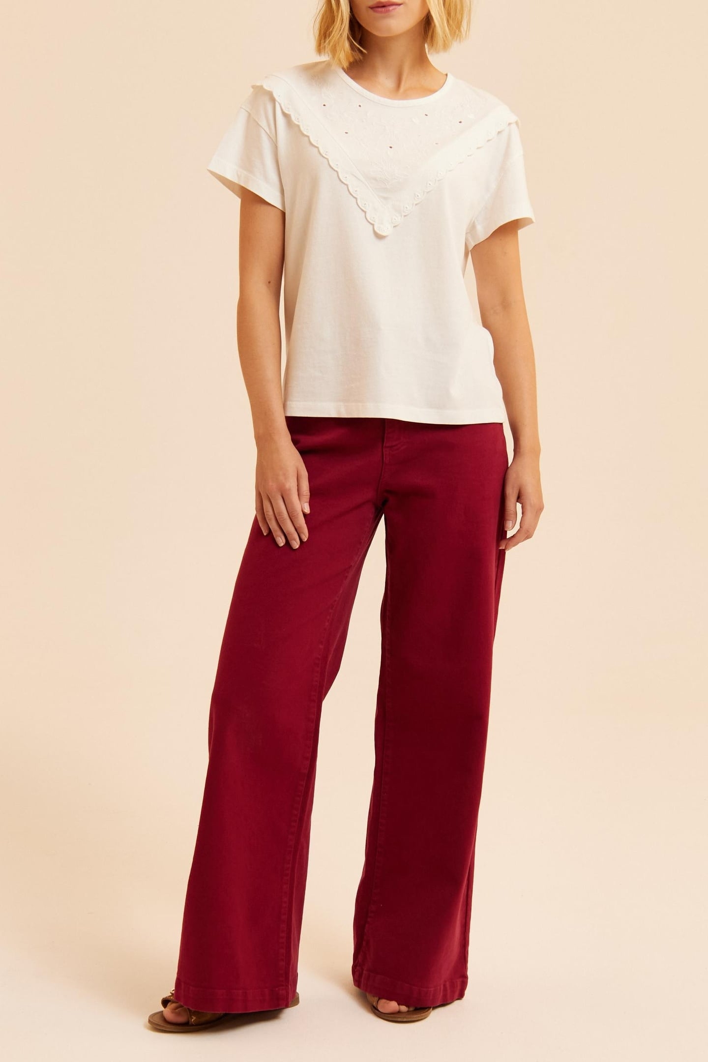 WHITE FLORAL EMBROIDERY T-SHIRT ECRU 1