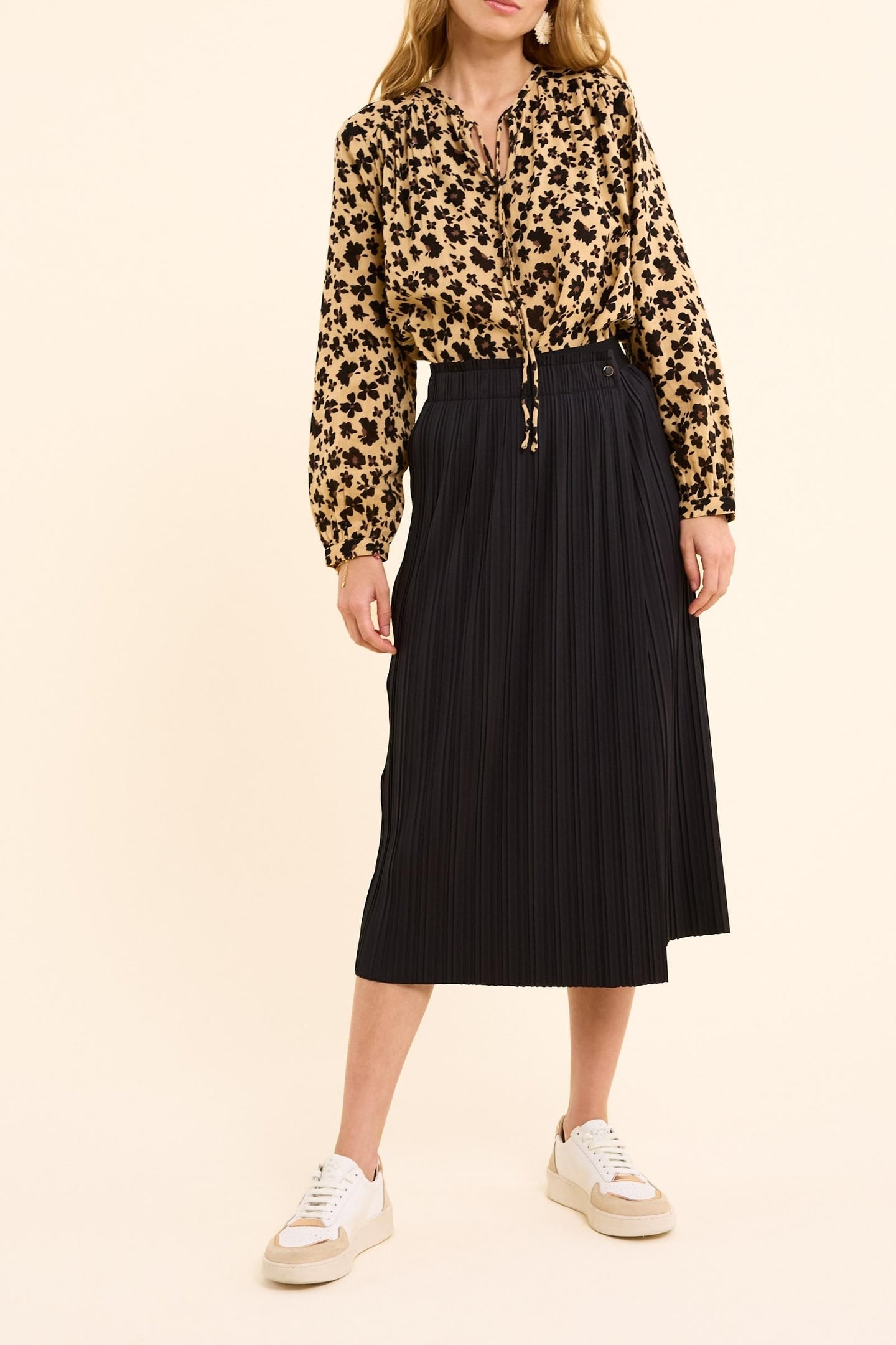 BLACK PLEATED WRAPAROUND MIDI SKIRT BLACK 3