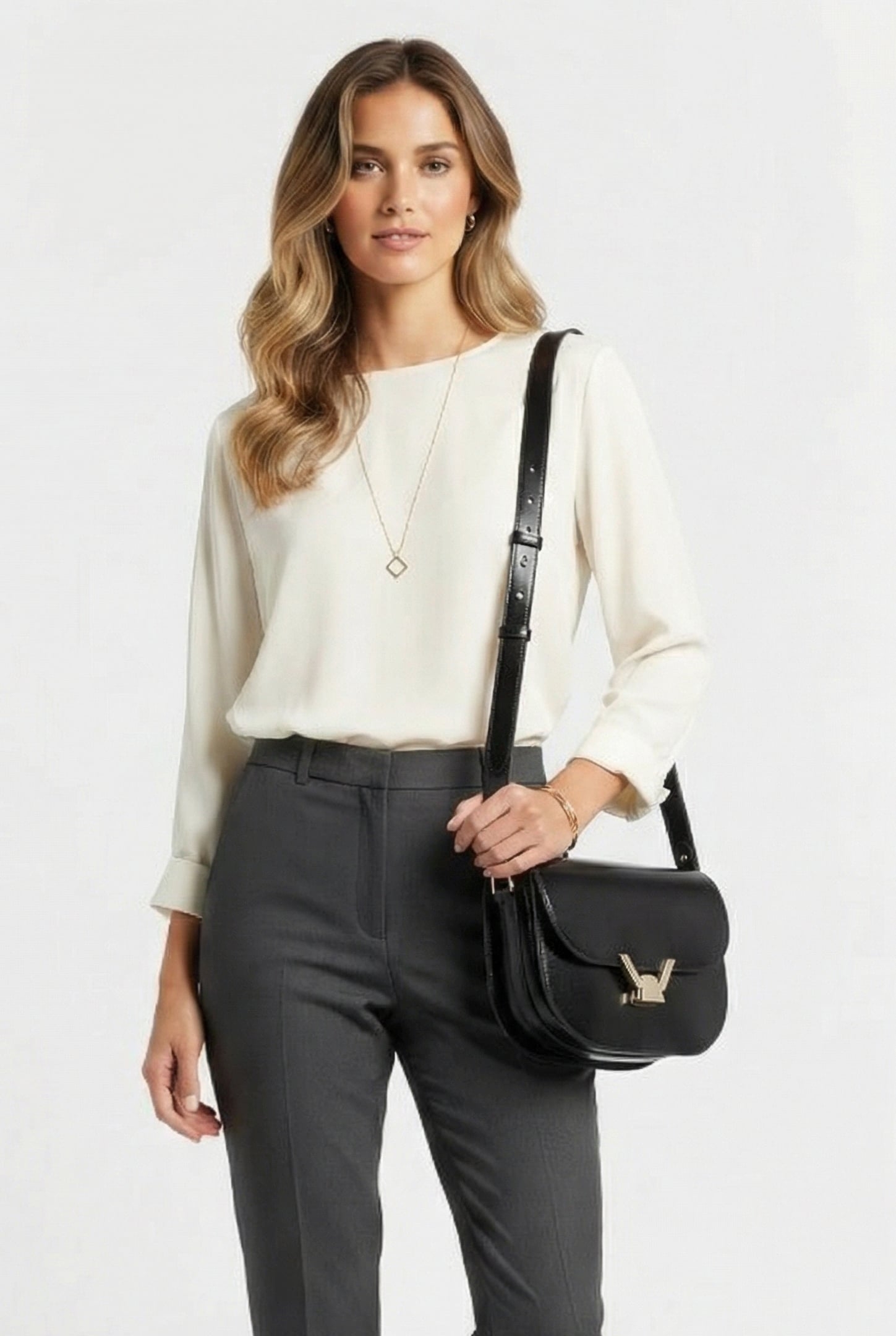 CROSS BODY BAG IN GRAINED LEATHER 1