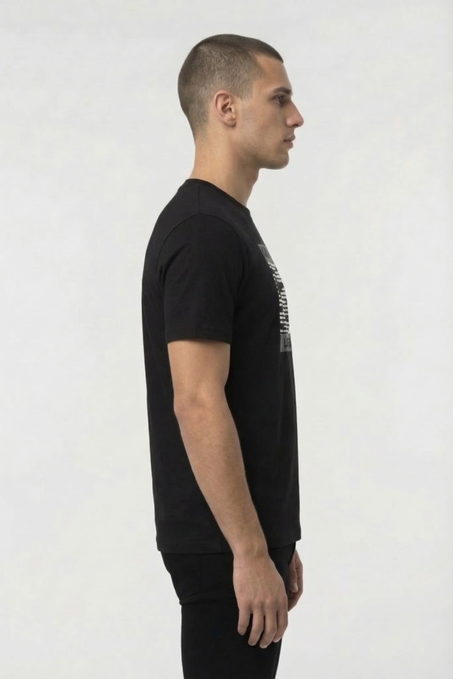 BLACK T-SHIRT CREWNECK 3