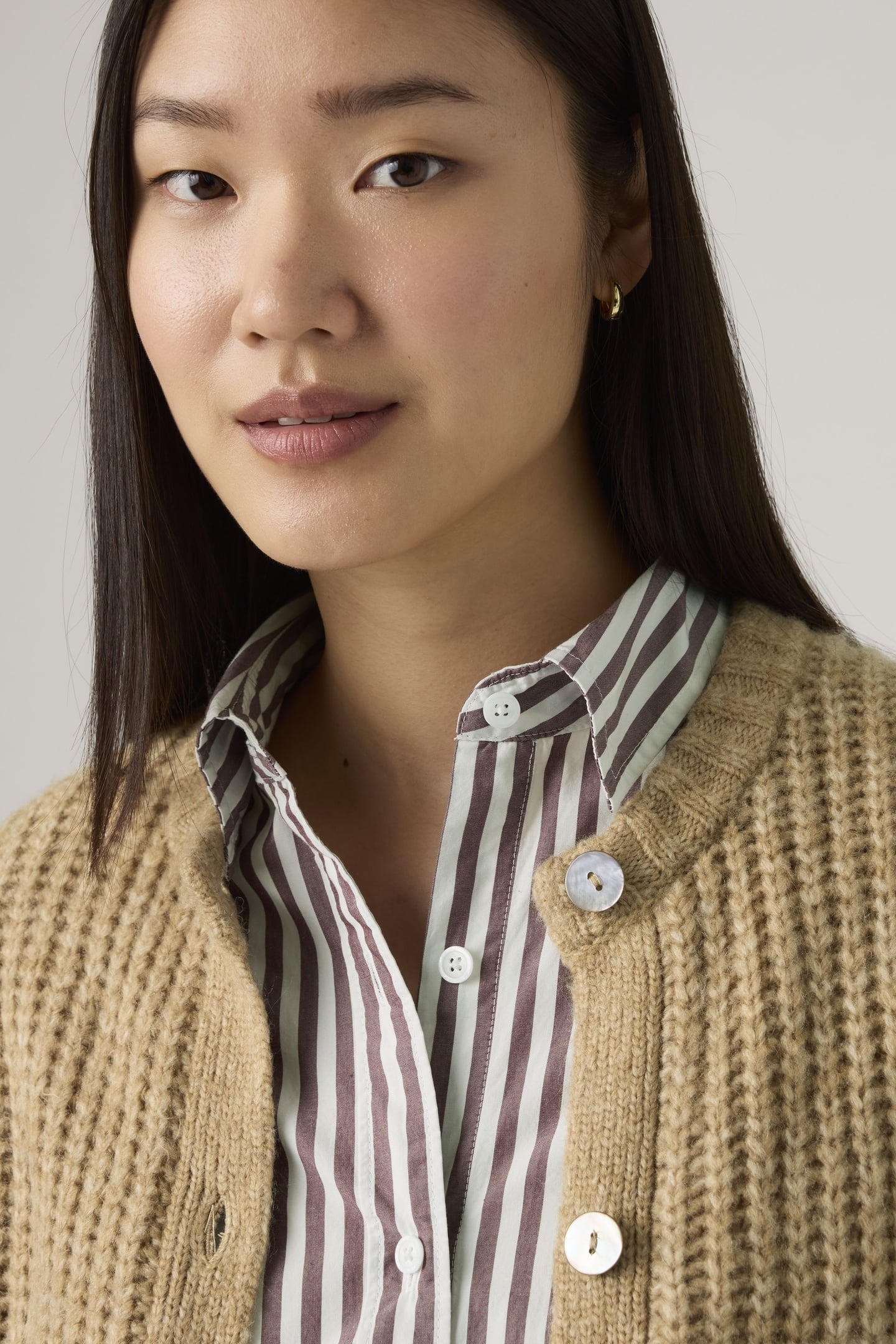 LUNA SHELL BUTTON CARDIGAN NEUTRAL 6