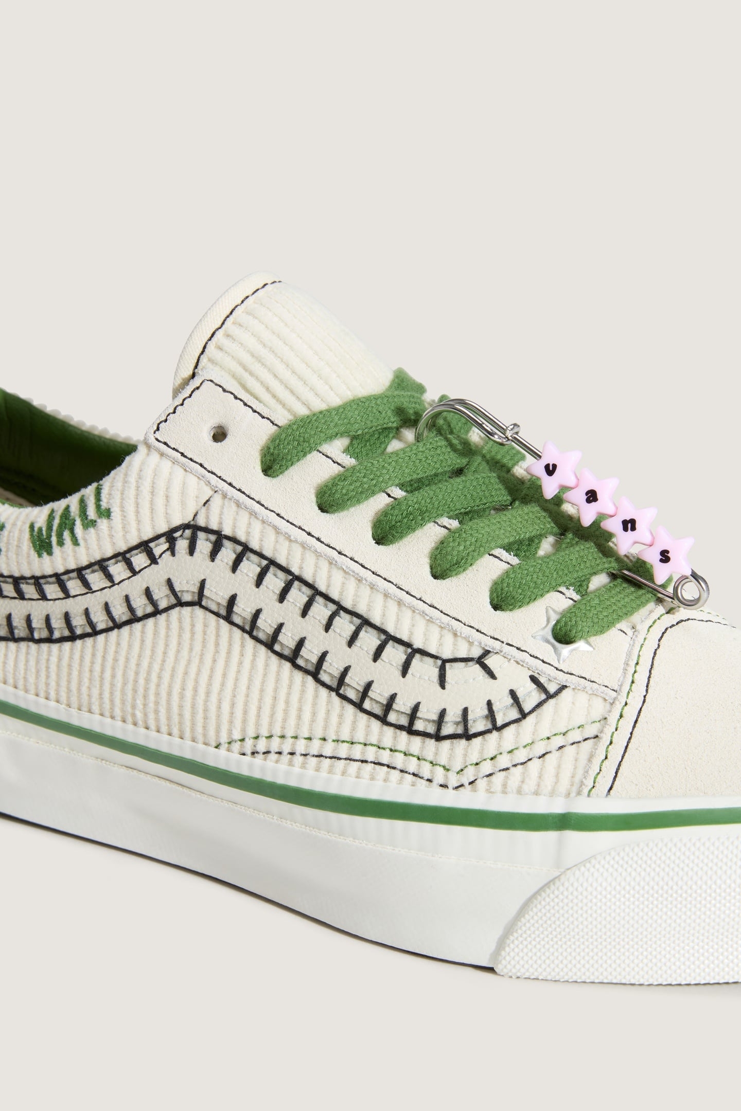 LX OLD SKOOL CHARMS CREAM 7