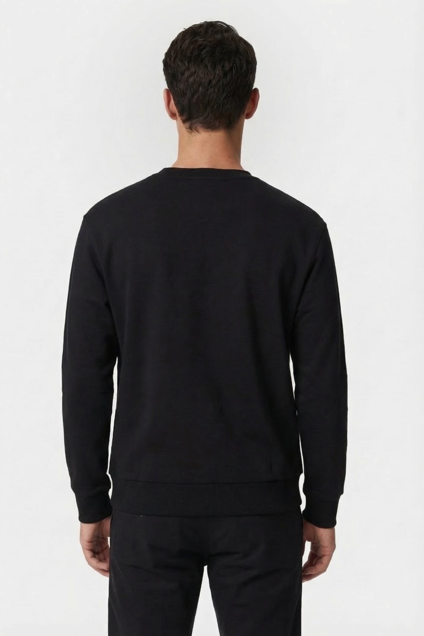 BLACK SWEAT CREWNECK 2