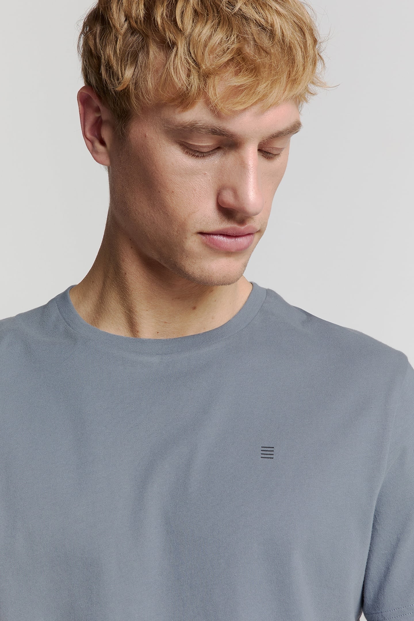 T-SHIRT CREWNECK SOLID BASIC WASHED BLUE 4