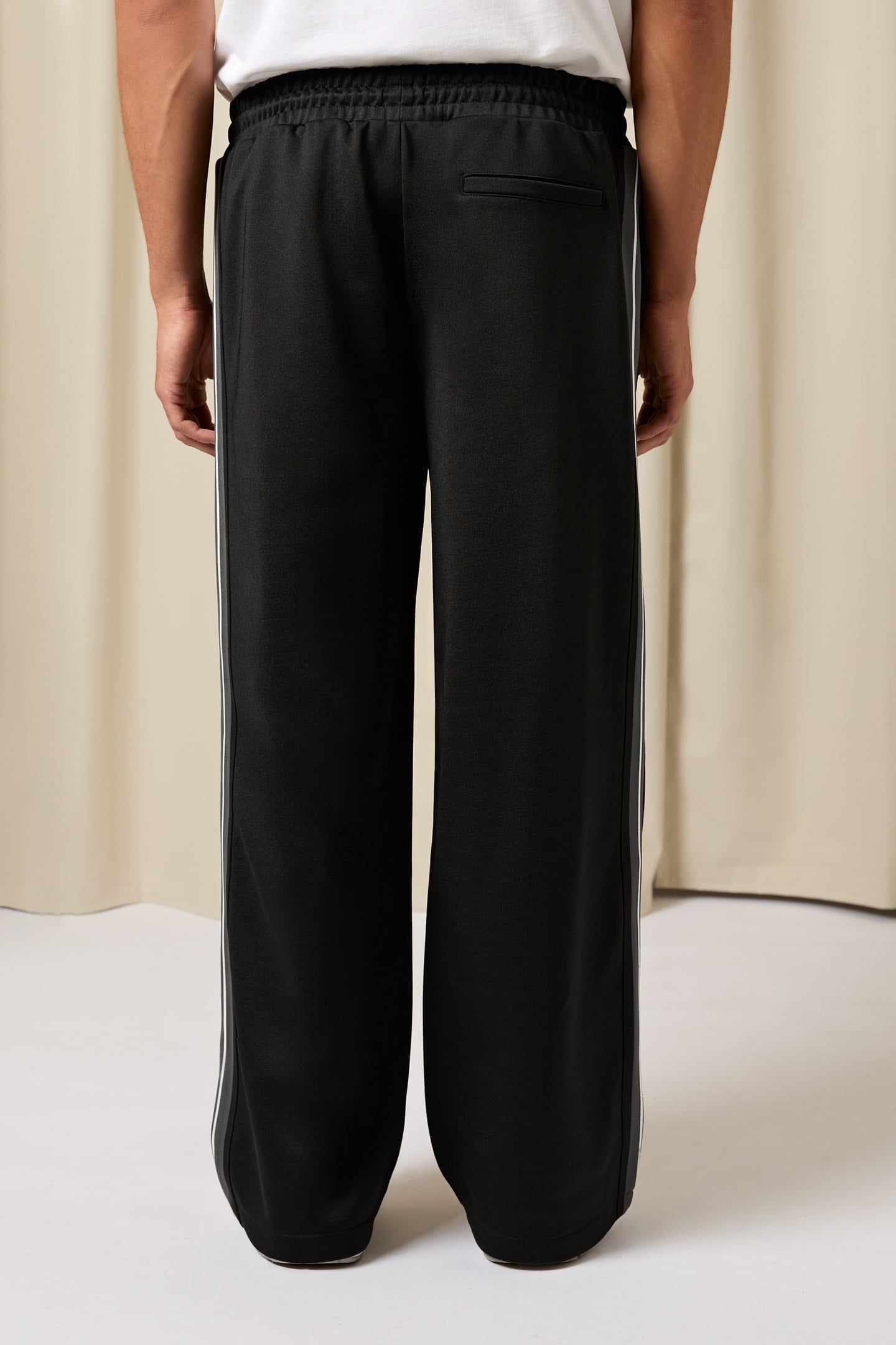 DRAWSTRING WIDE LEG JOGGERS BLACK 2