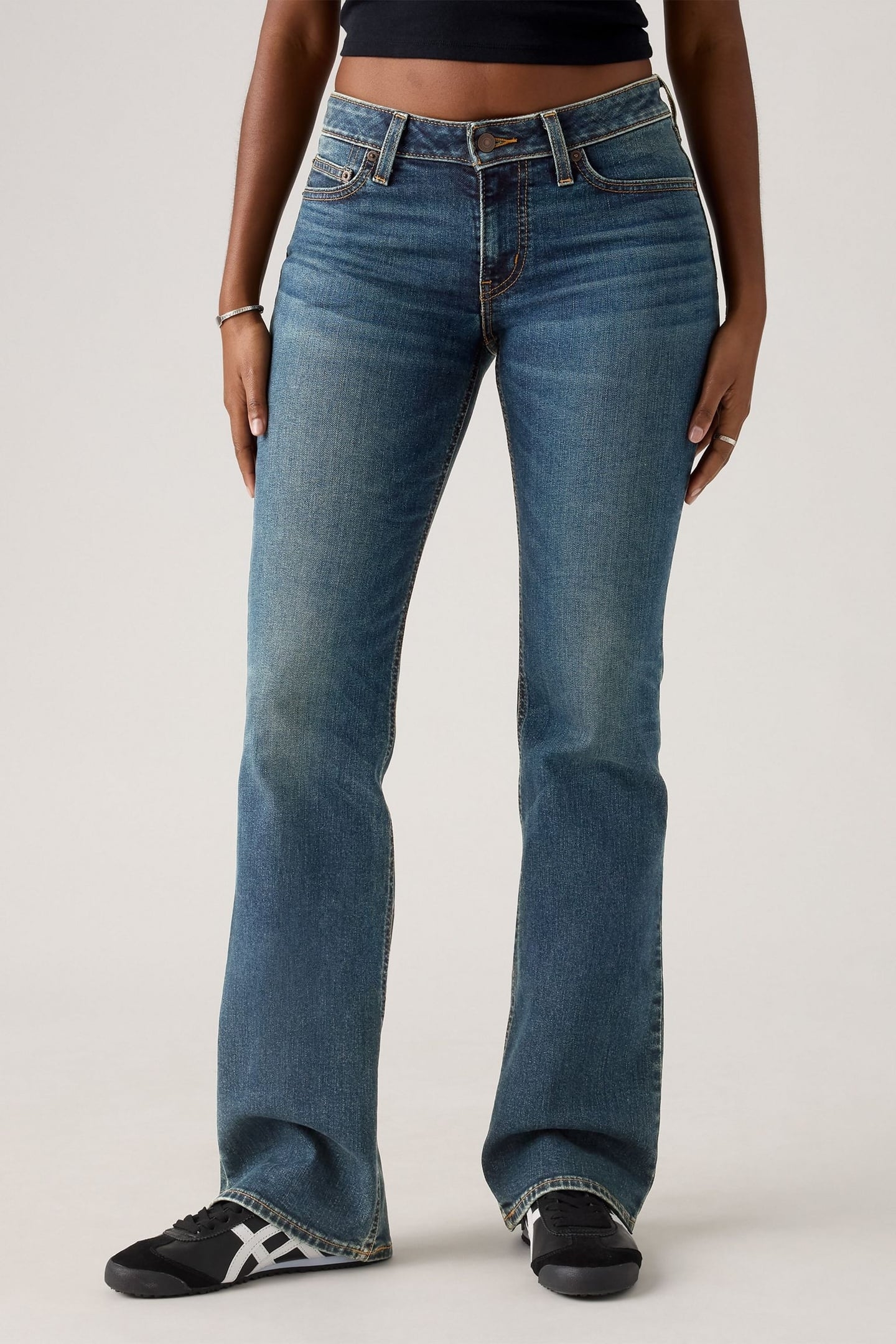 SUPERLOW BOOT SHOW ON THE ROAD 3