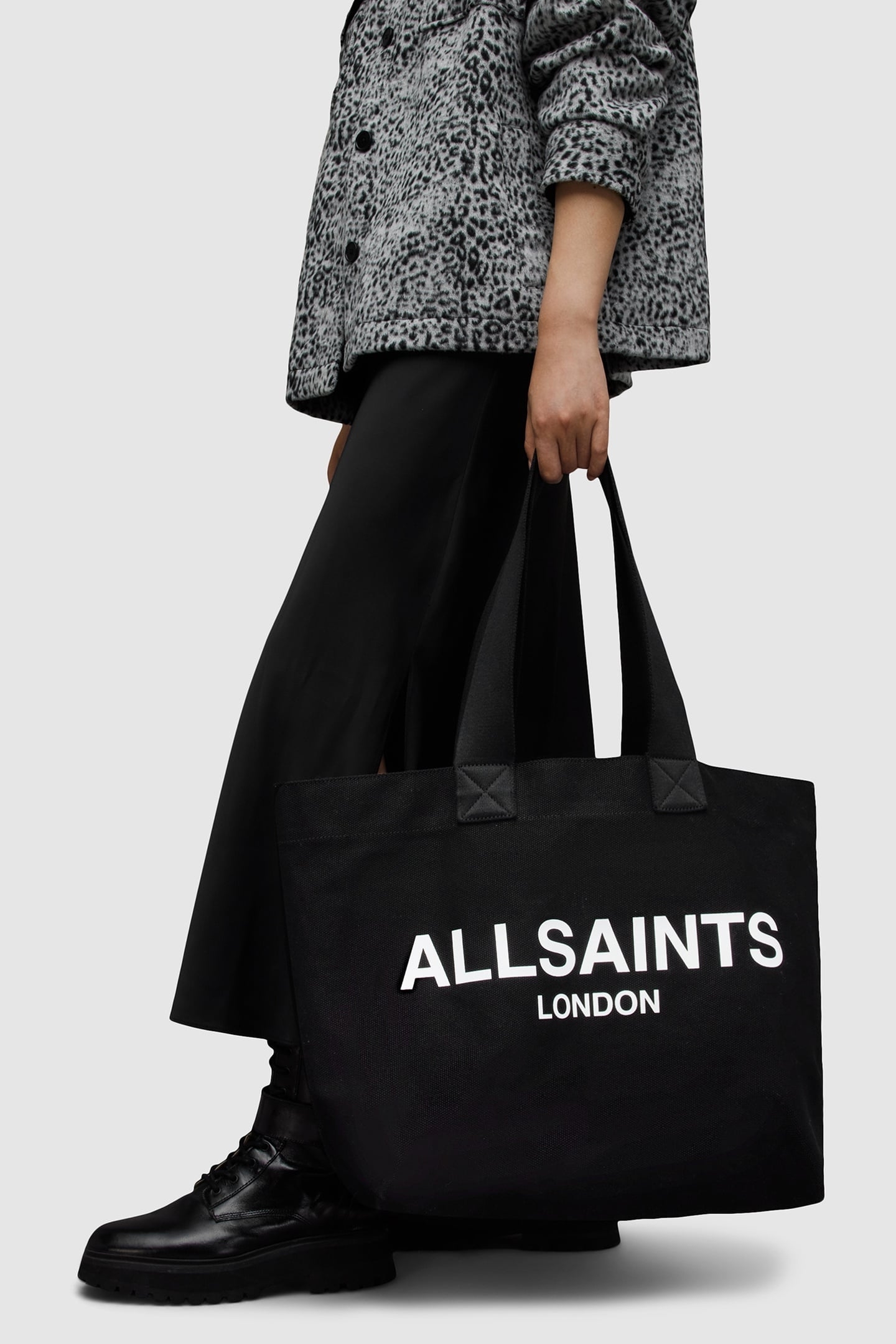ALI CANVAS TOTE BLACK/WHITE 1