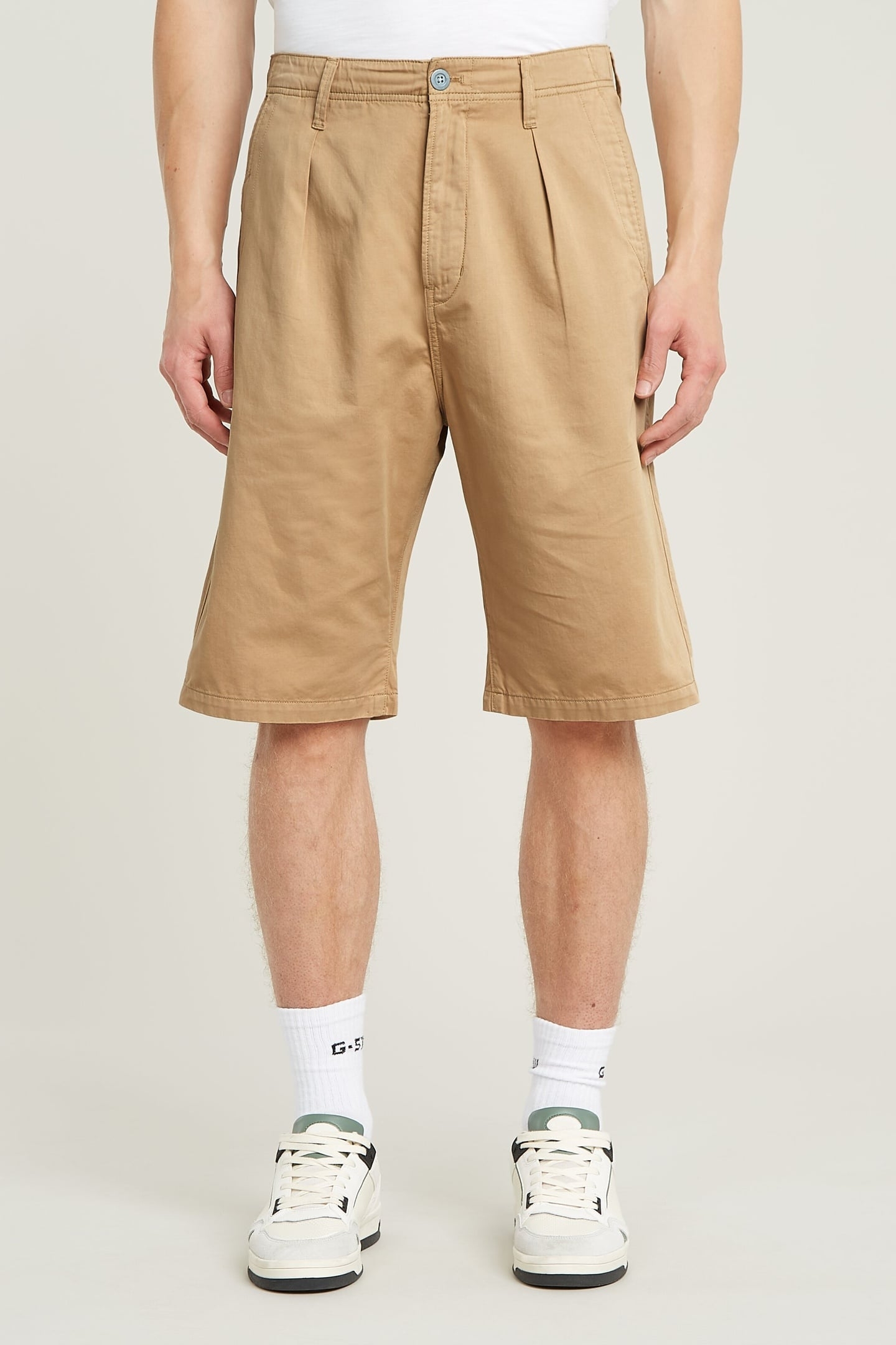 PLEATED CHINO SHORT LION GD 2