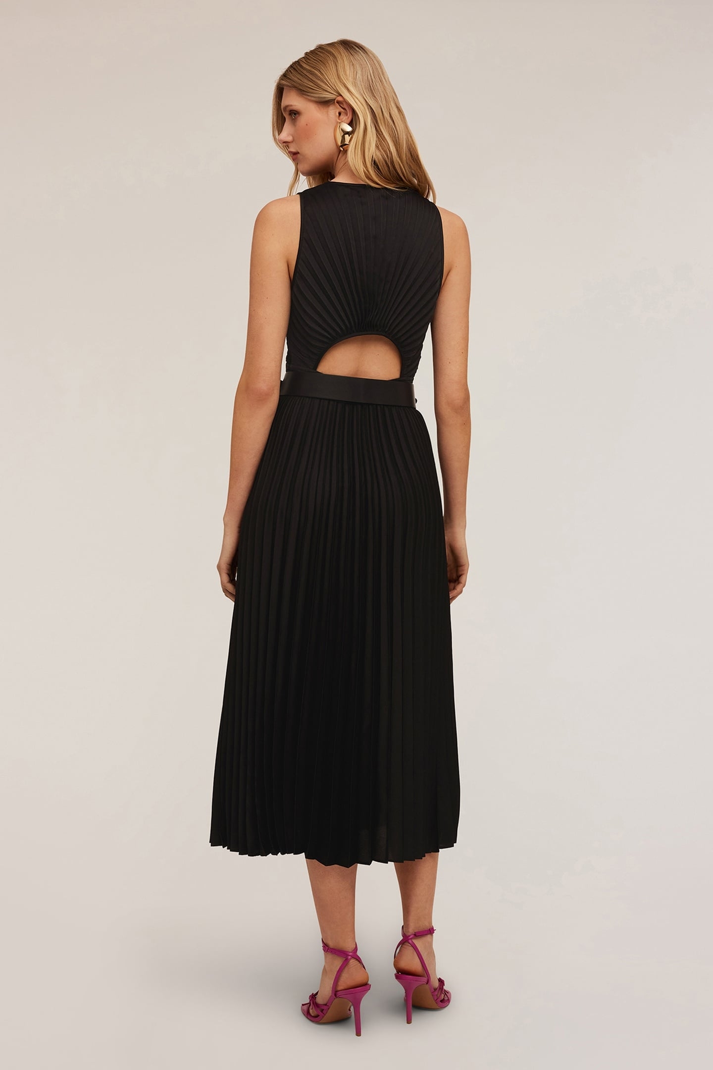 PLEATED MIDI DRESS WITH BACK CUT-OUT BLACK 2